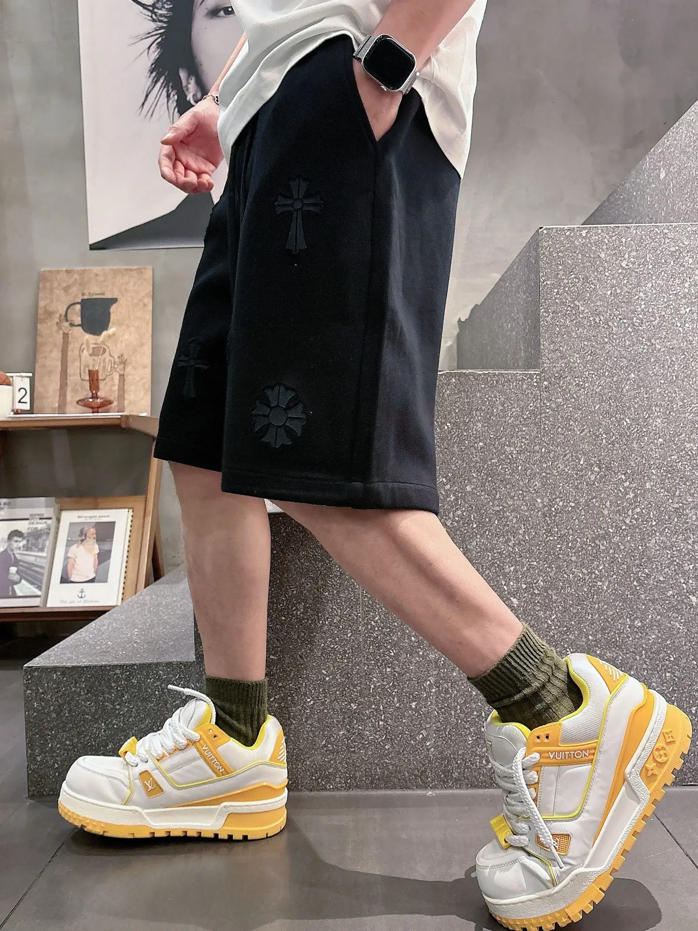 Laser-Burned Logo Cotton Shorts D21012447 — view 3