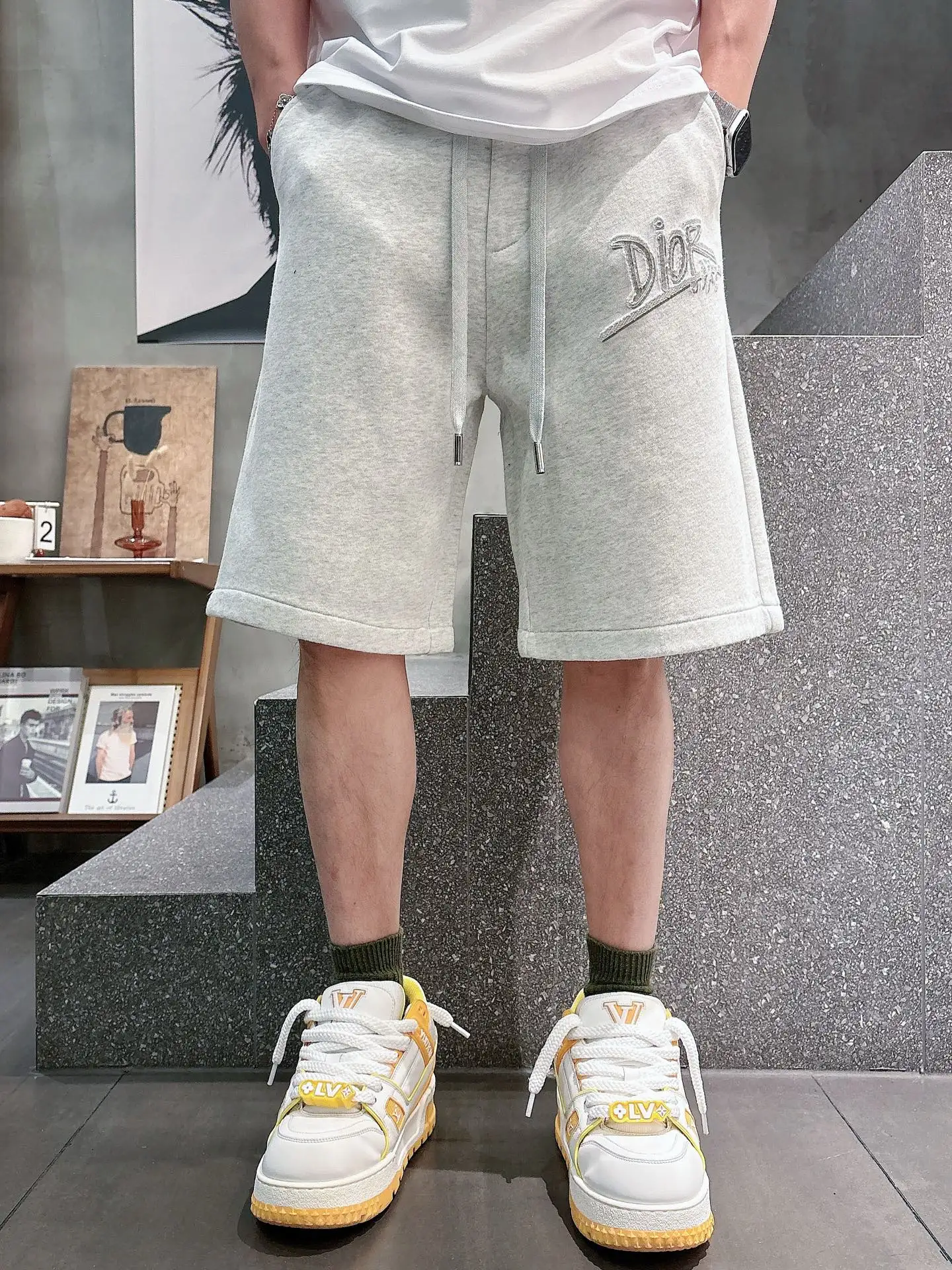 Logo Embroidered Cotton-Blend Shorts D21012450 — view 3