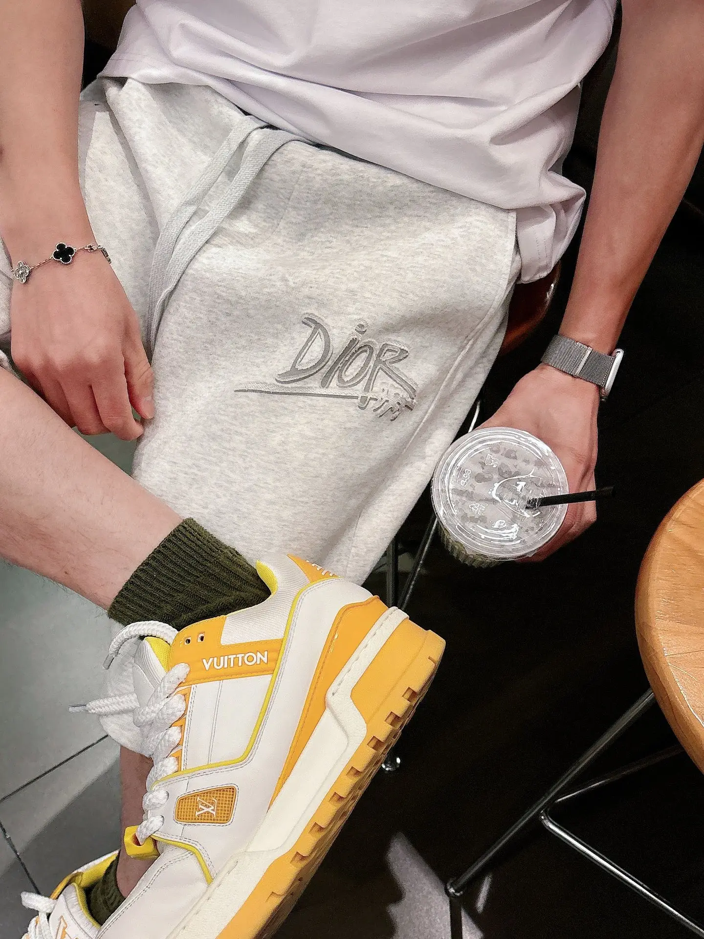 Logo Embroidered Cotton-Blend Shorts D21012450 — view 5