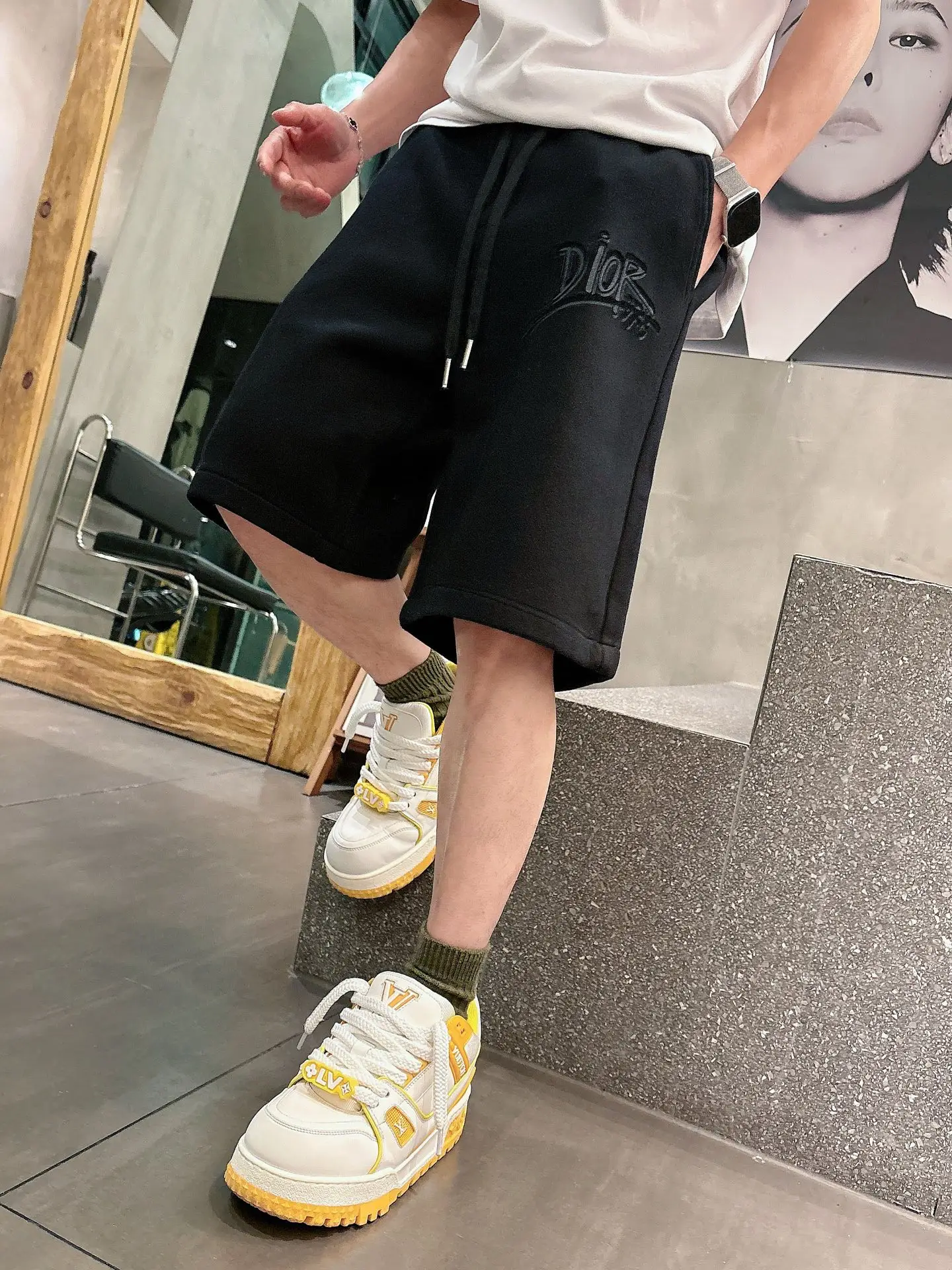 Logo Embroidered Cotton-Blend Shorts D21012451 — view 6