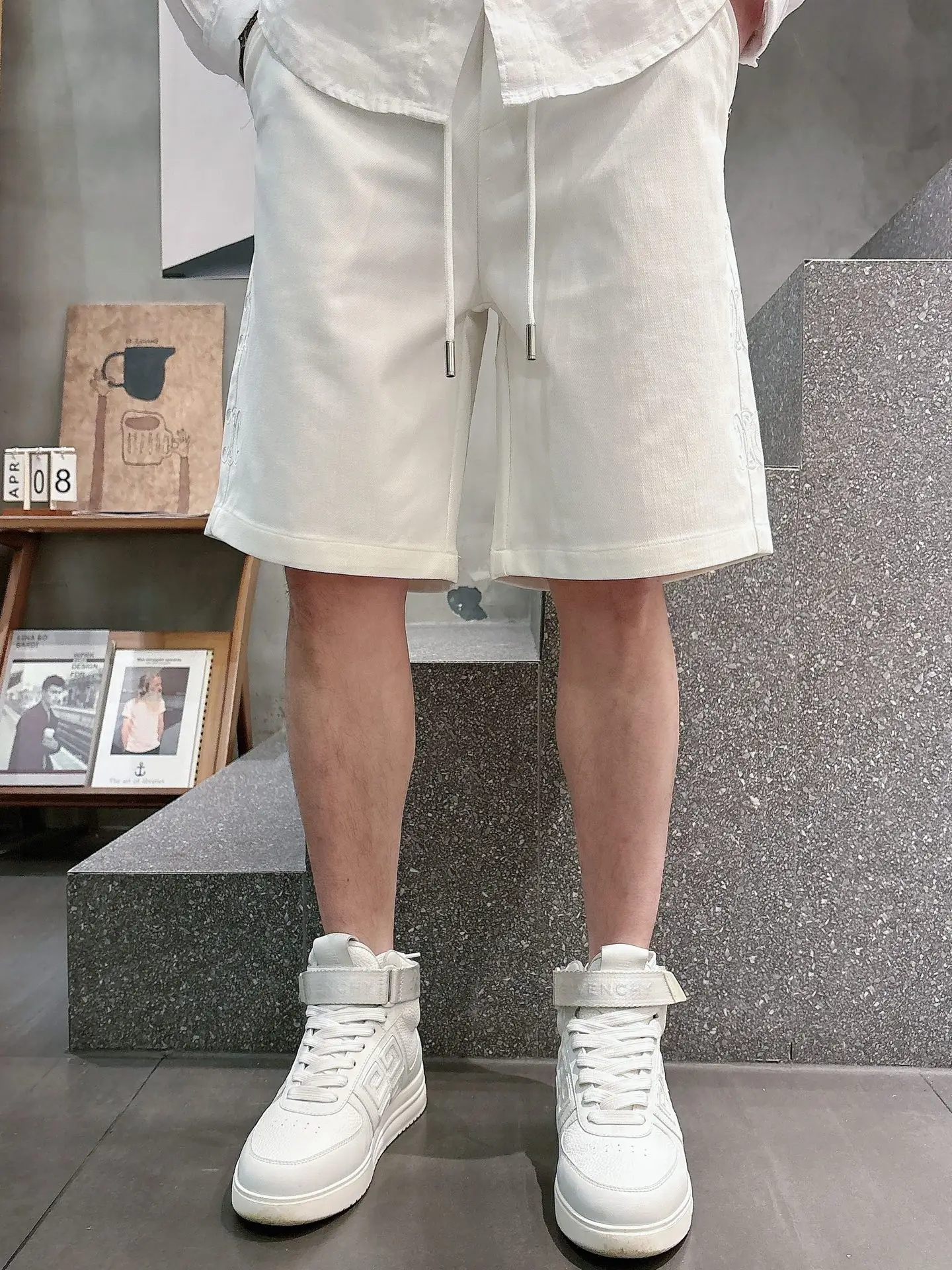 Embossed Logo Denim Drawstring Shorts D18011440
