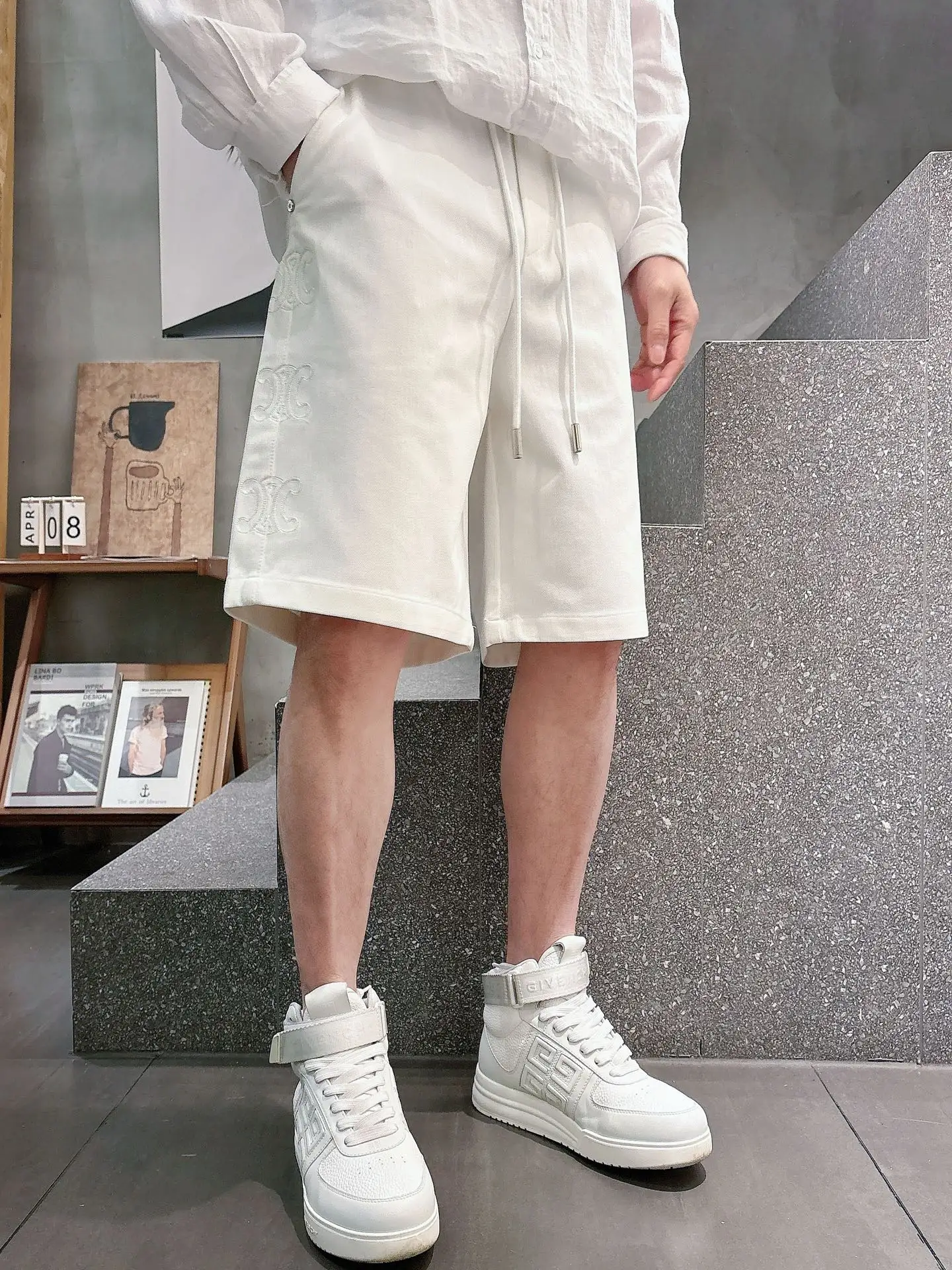 Embossed Logo Denim Drawstring Shorts D18011440 — view 3