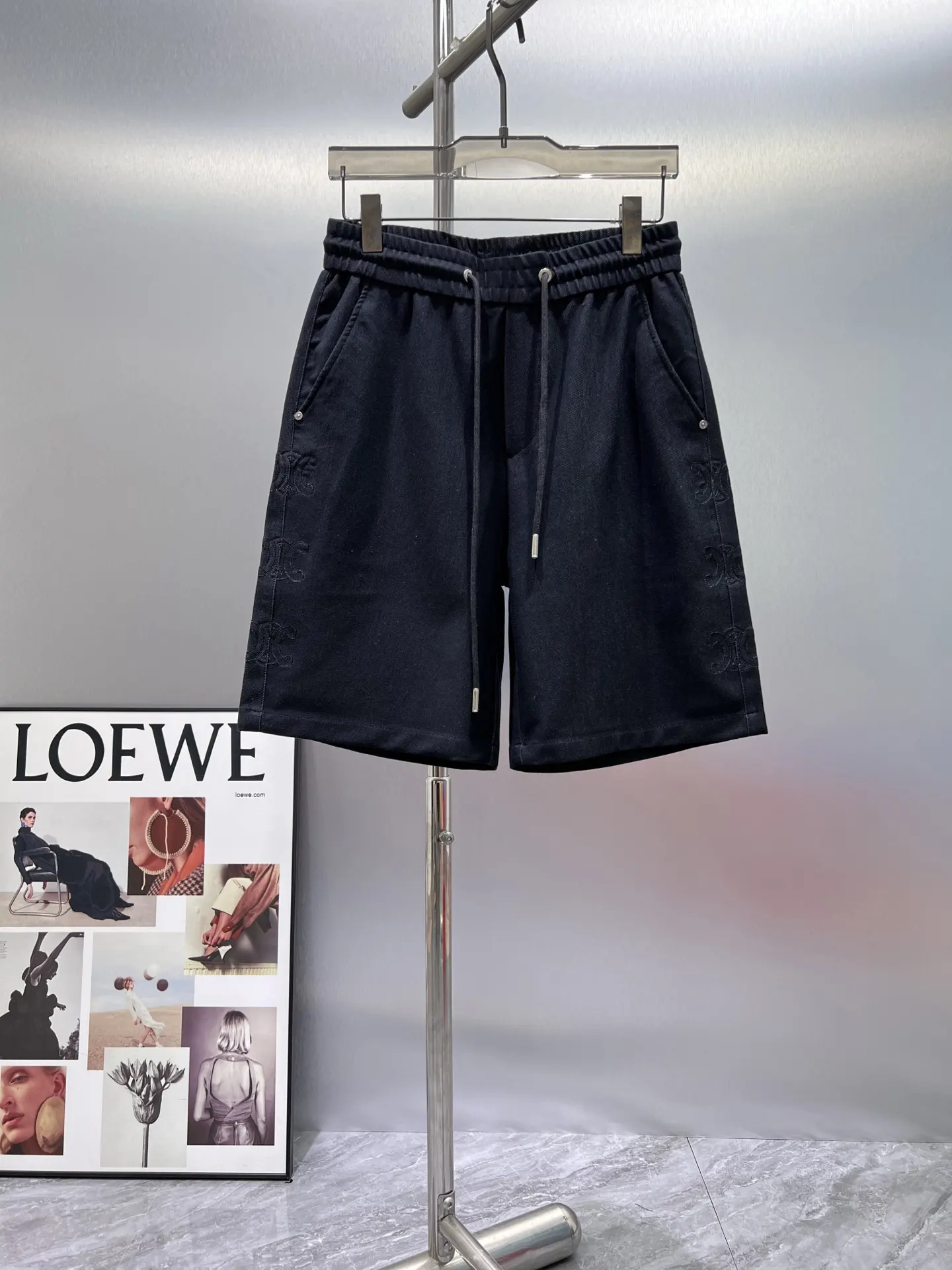 Shorts Logo D21012415