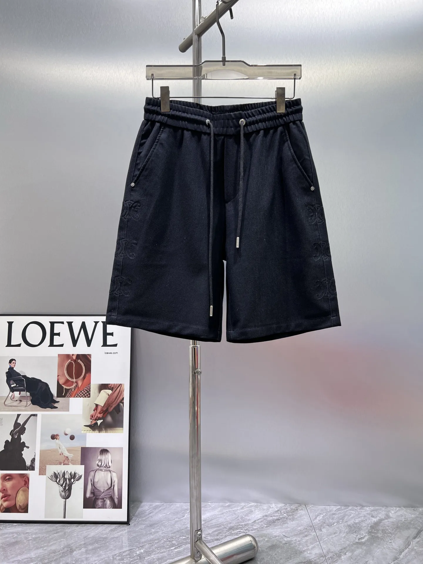 Shorts Logo D21012415