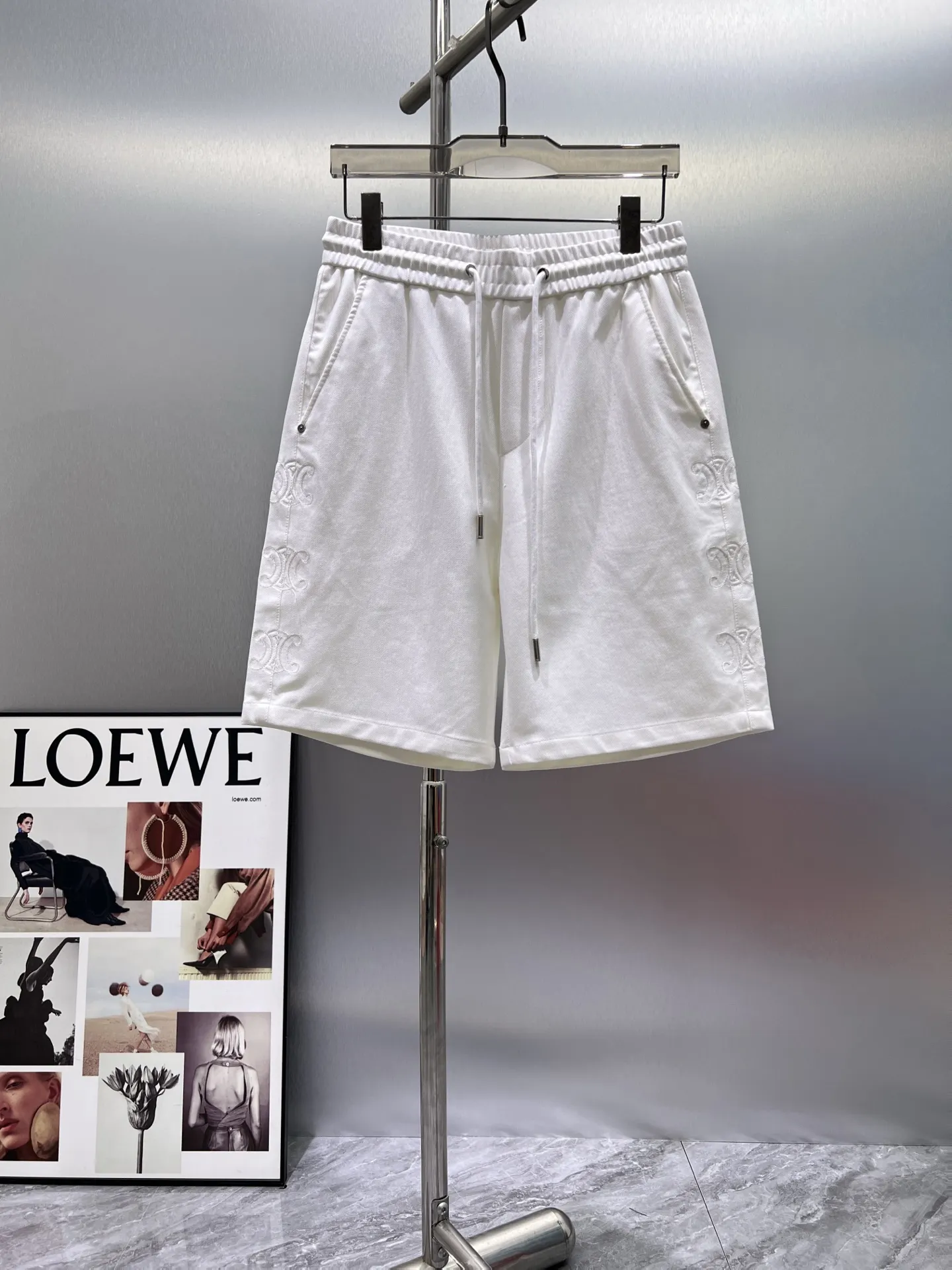 Shorts Logo D21012414