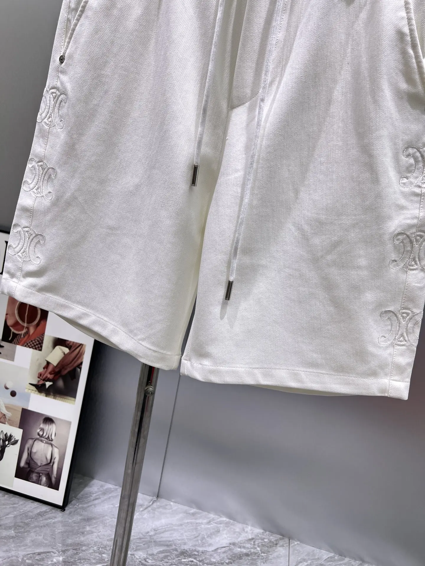 Shorts Logo D21012414 — view 7