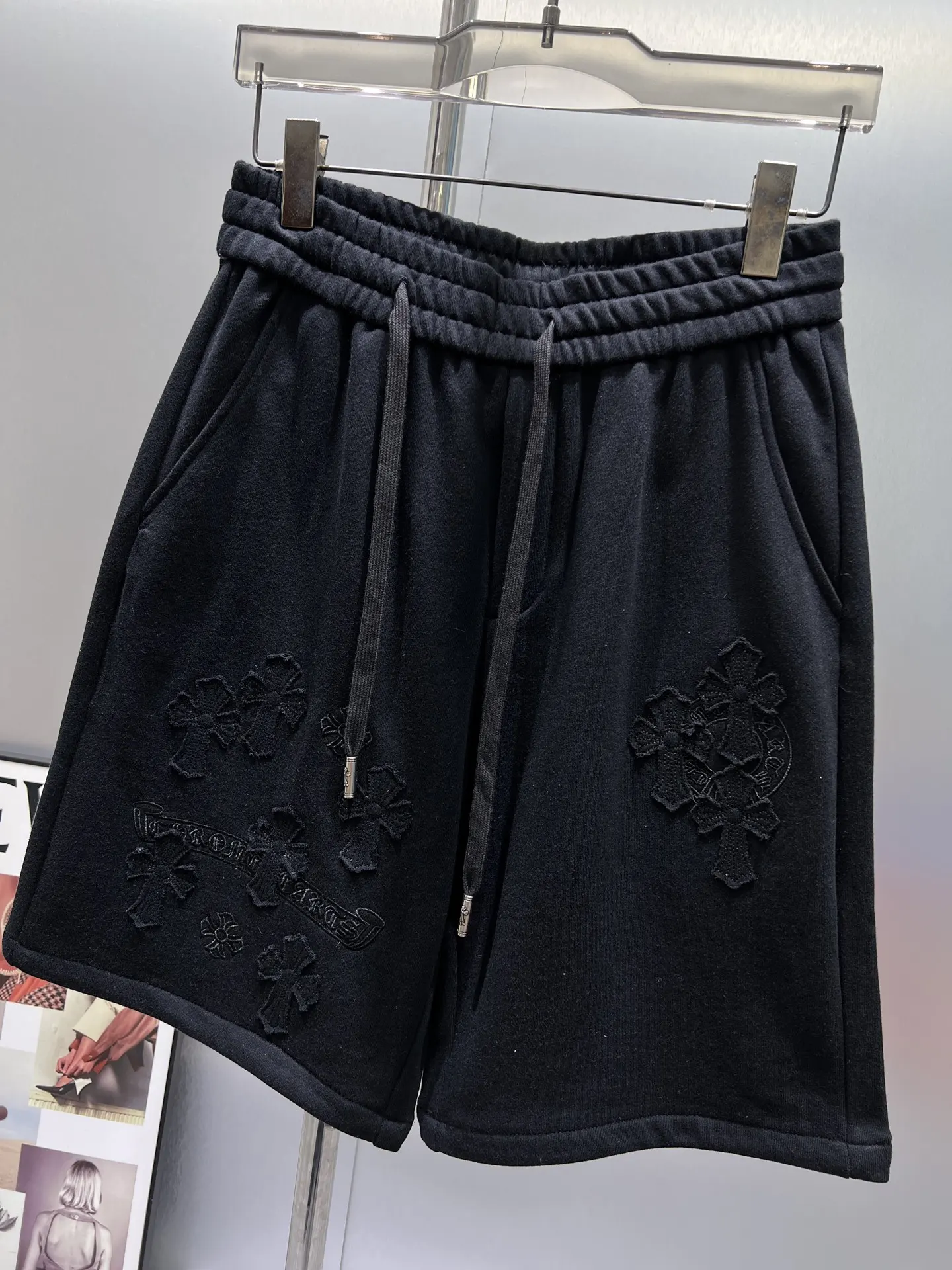 Embroidered Logo Drawstring Shorts D21012421 — view 5