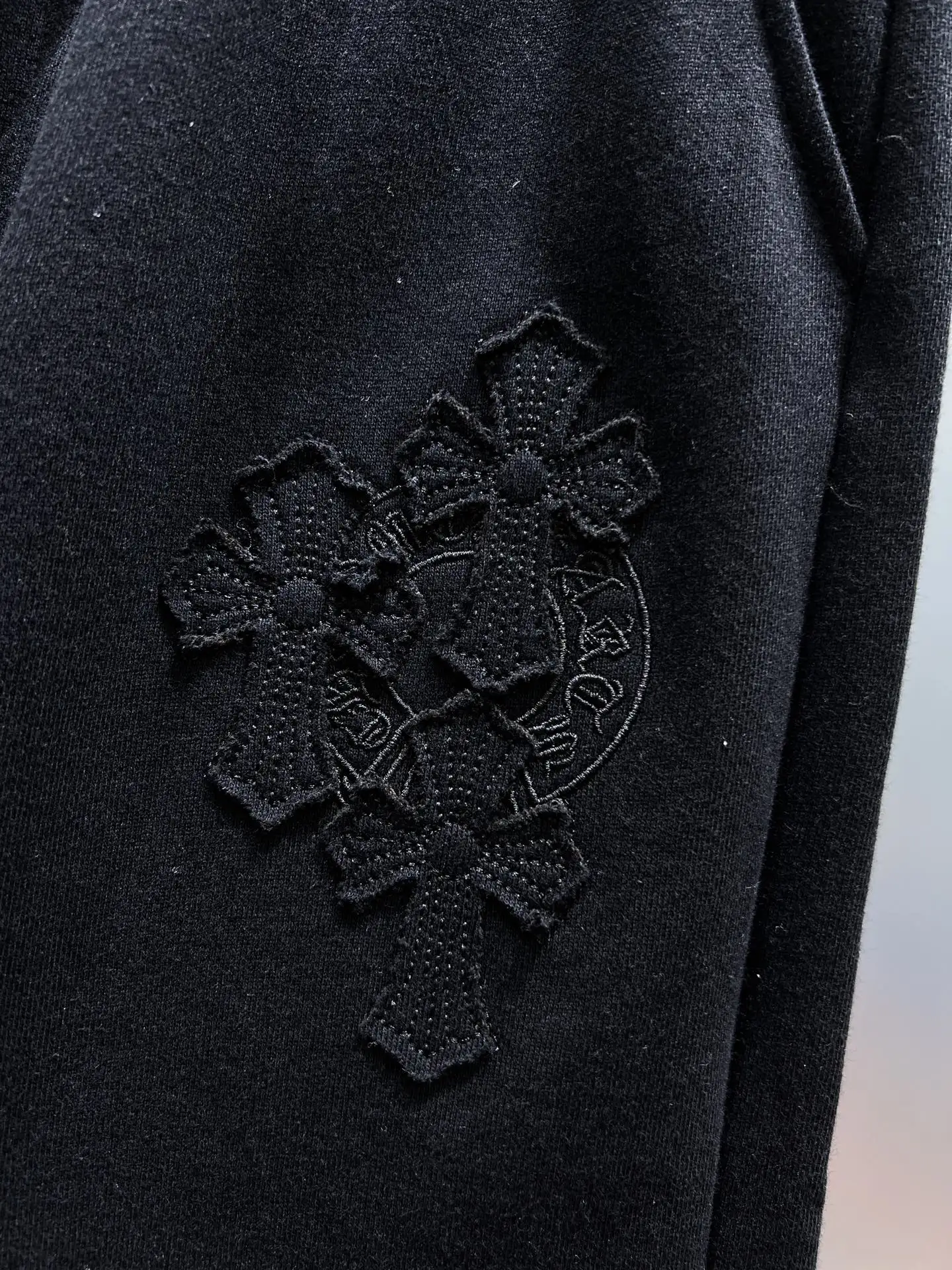 Embroidered Logo Drawstring Shorts D21012421 — view 6
