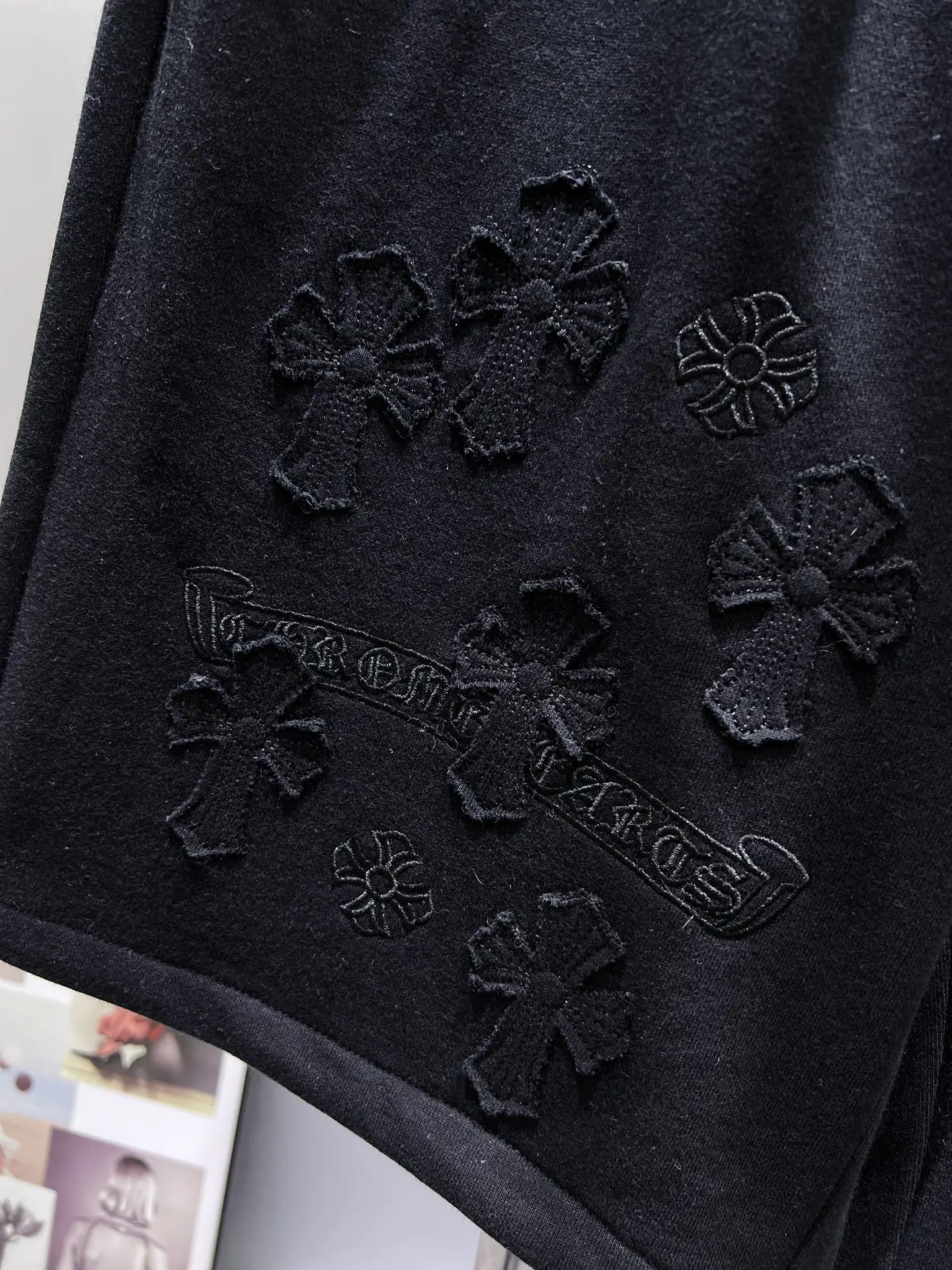 Embroidered Logo Drawstring Shorts D21012421 — view 7
