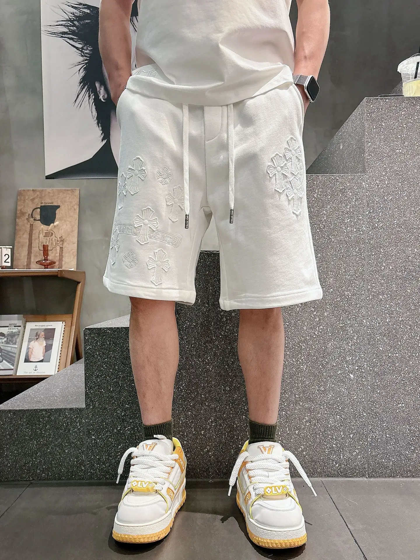 Embroidered Cross Patch Sweat Shorts D21012442