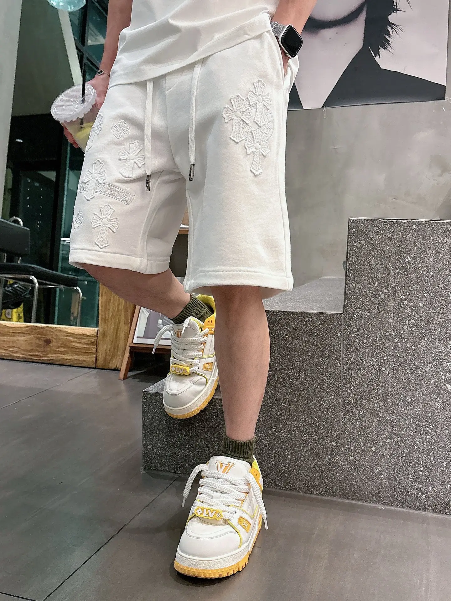Embroidered Cross Patch Sweat Shorts D21012442 — view 4