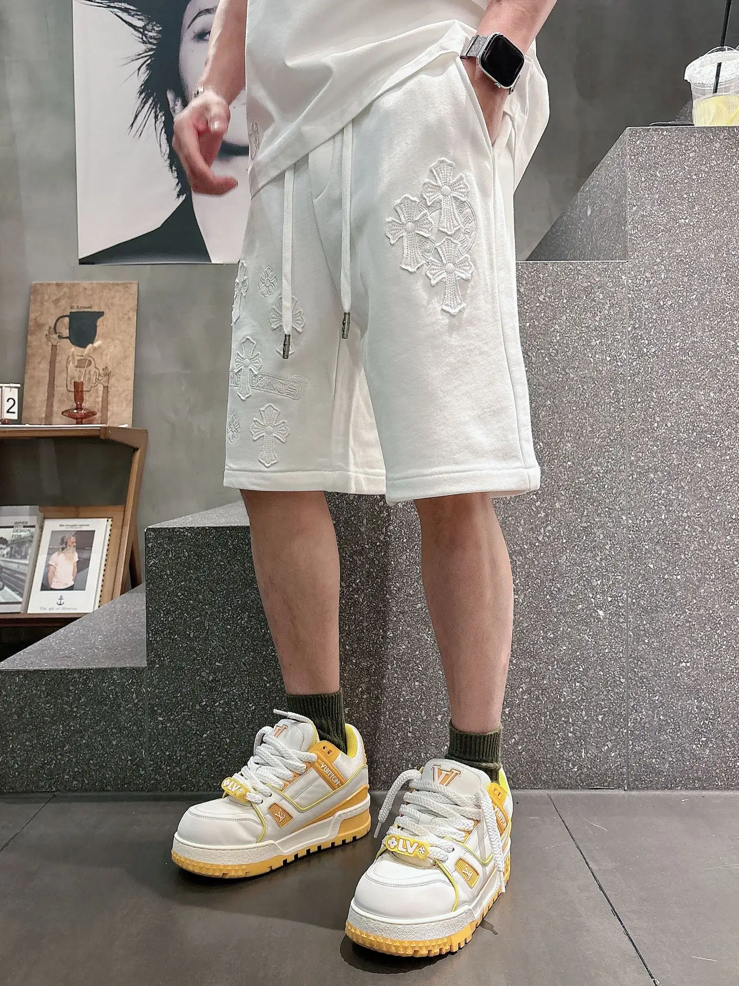 Embroidered Cross Patch Sweat Shorts D21012442 — view 7