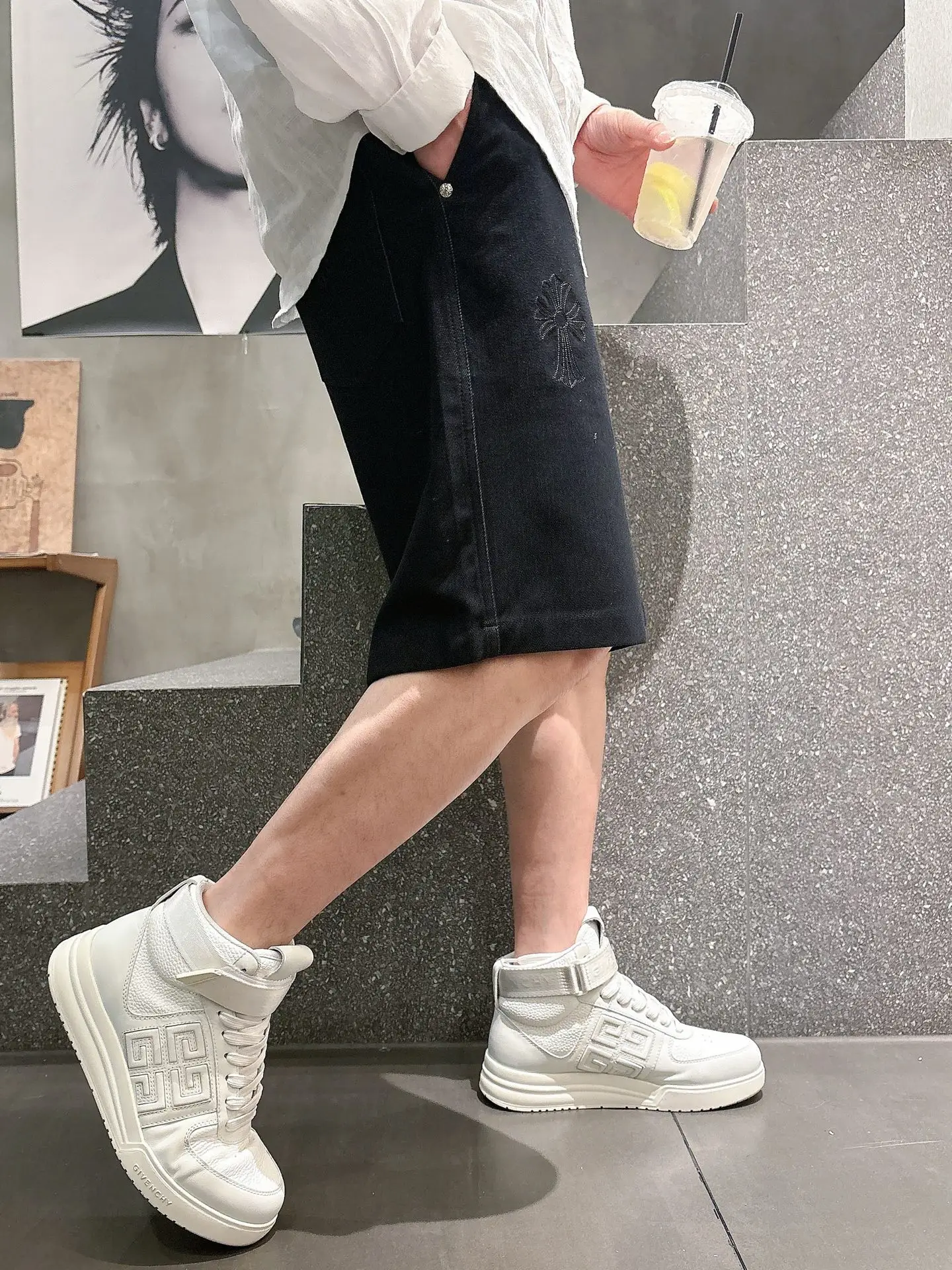 Embroidered Logo Denim Shorts D18011439 — view 5