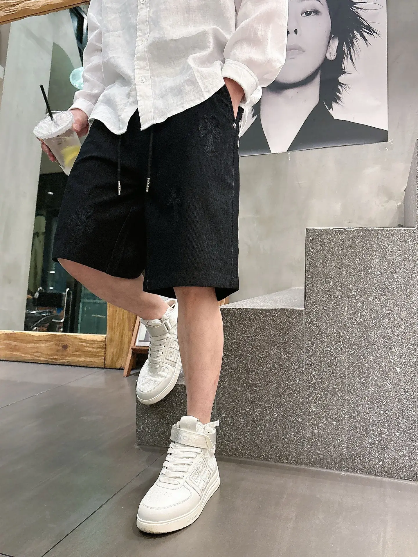 Embroidered Logo Denim Shorts D18011439 — view 7