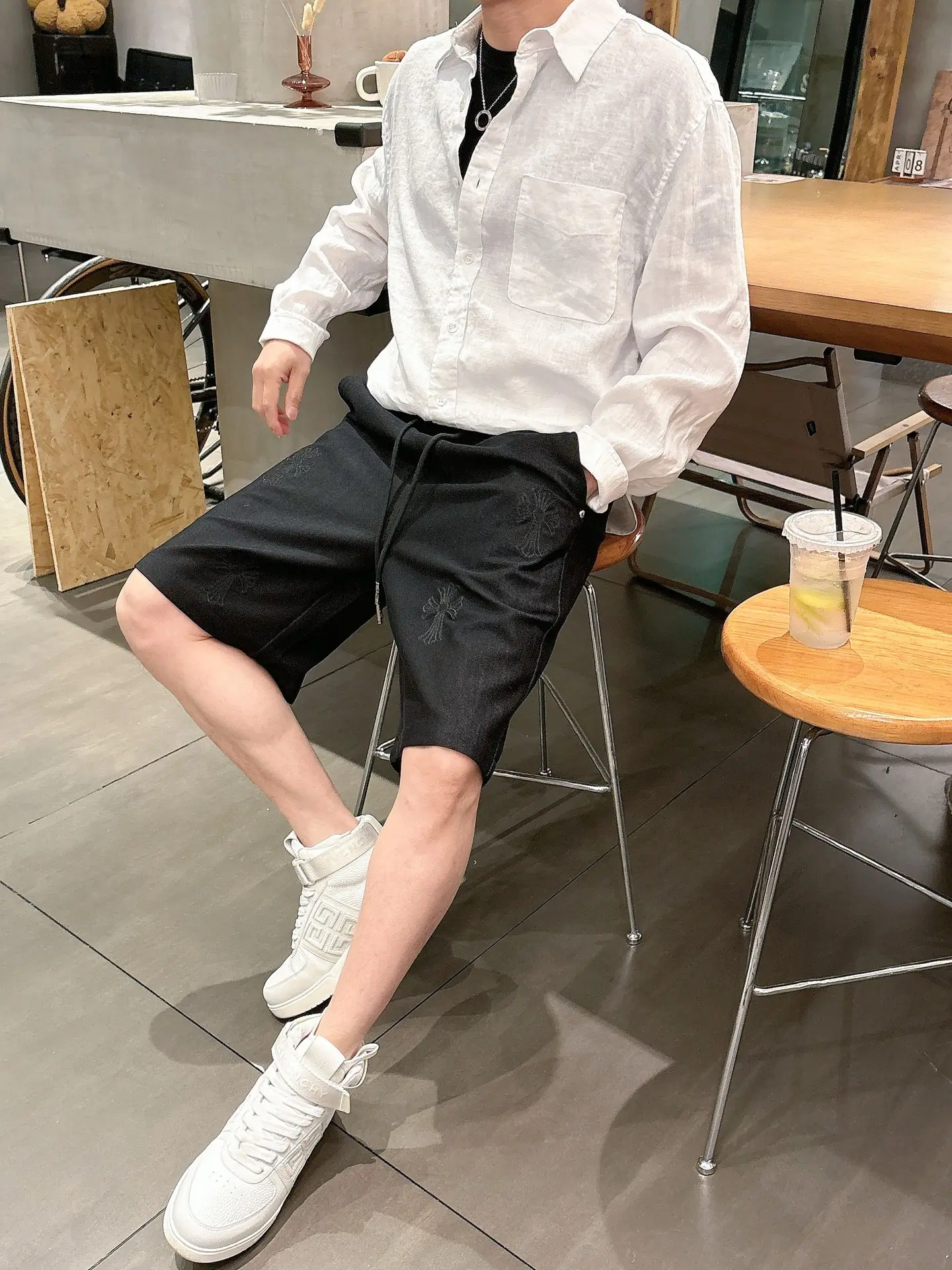 Embroidered Logo Denim Shorts D18011439 — view 8