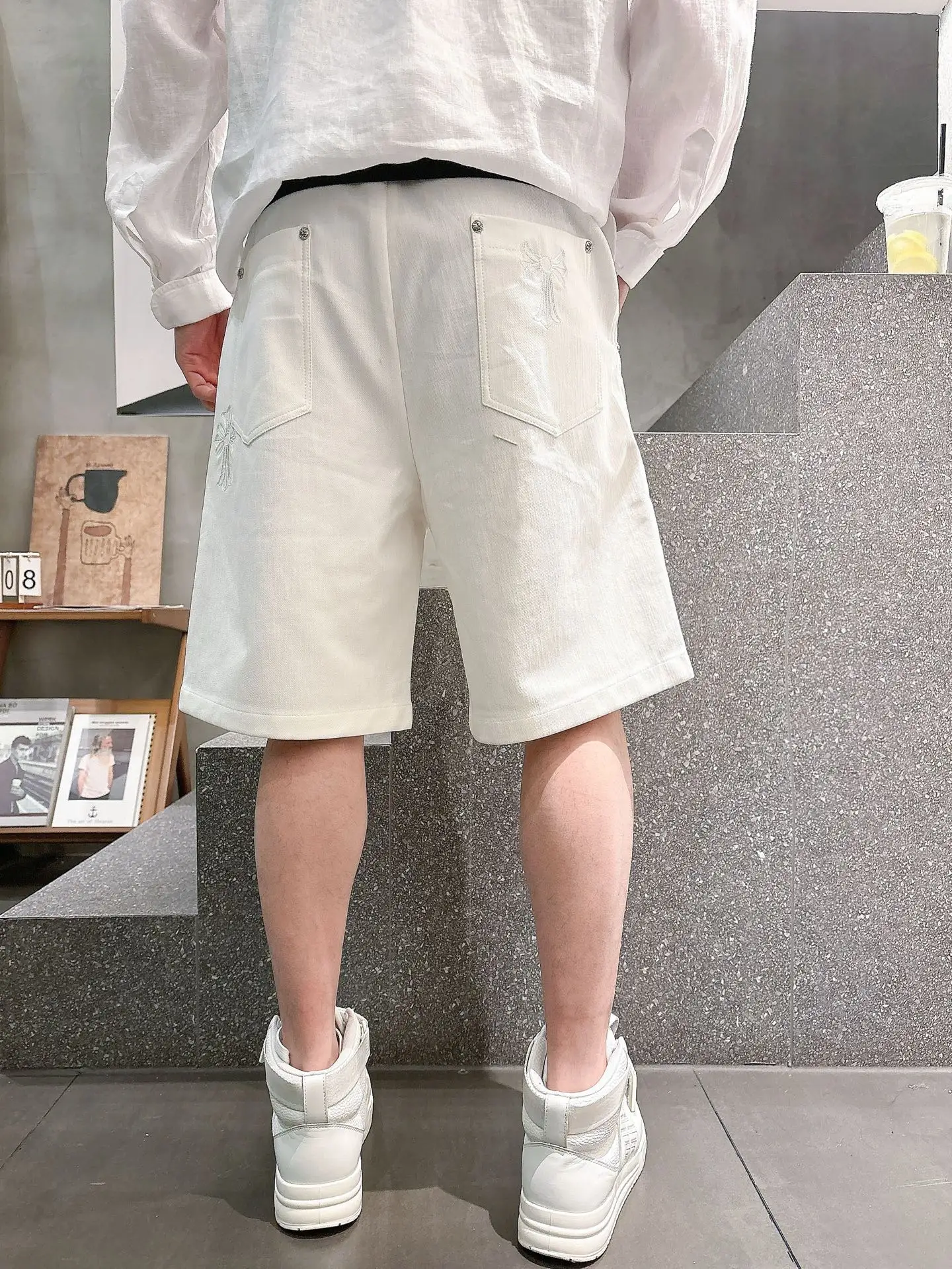 Embroidered Logo Denim Shorts D18011438 — view 4