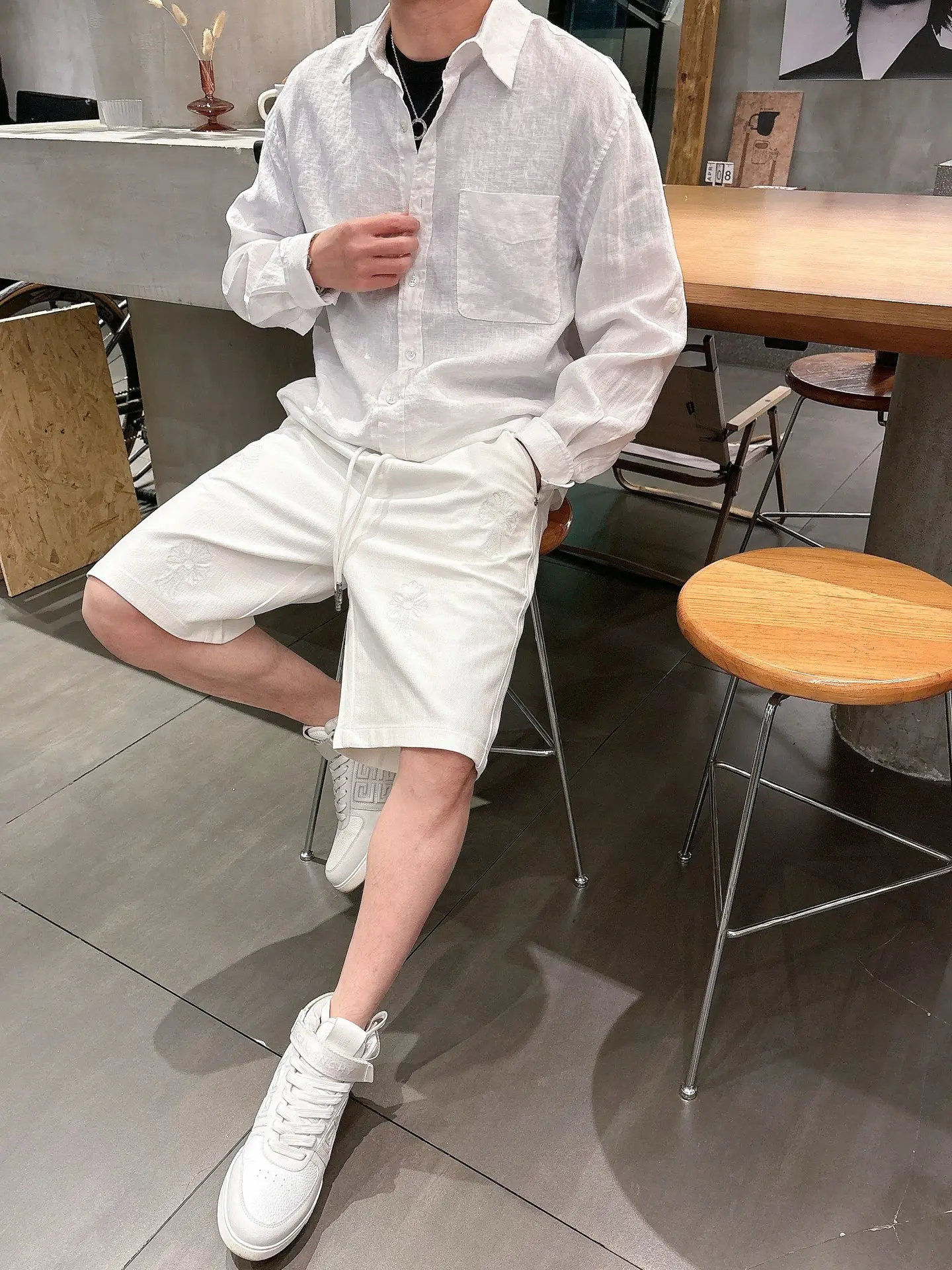 Embroidered Logo Denim Shorts D18011438 — view 5