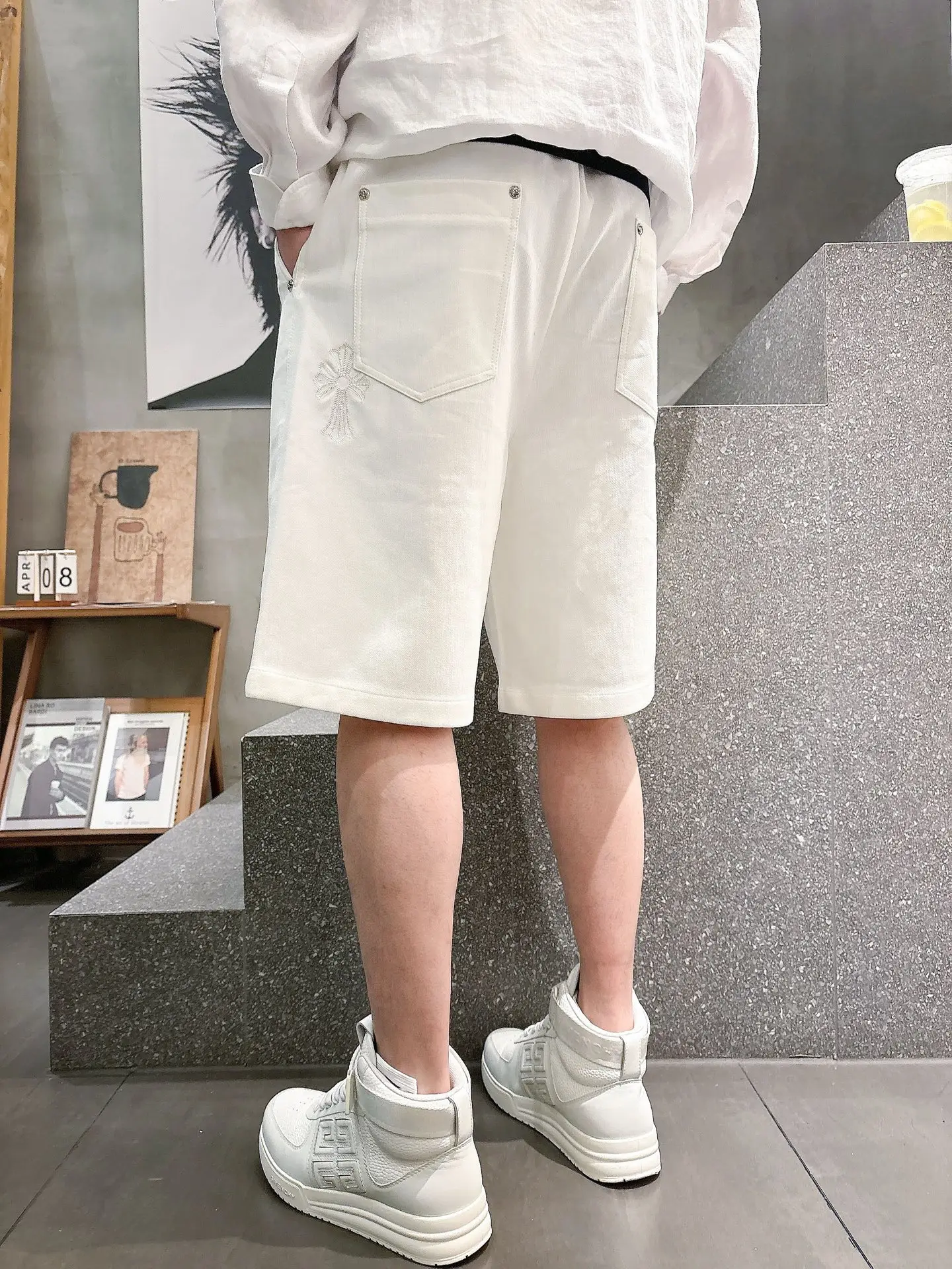 Embroidered Logo Denim Shorts D18011438 — view 8