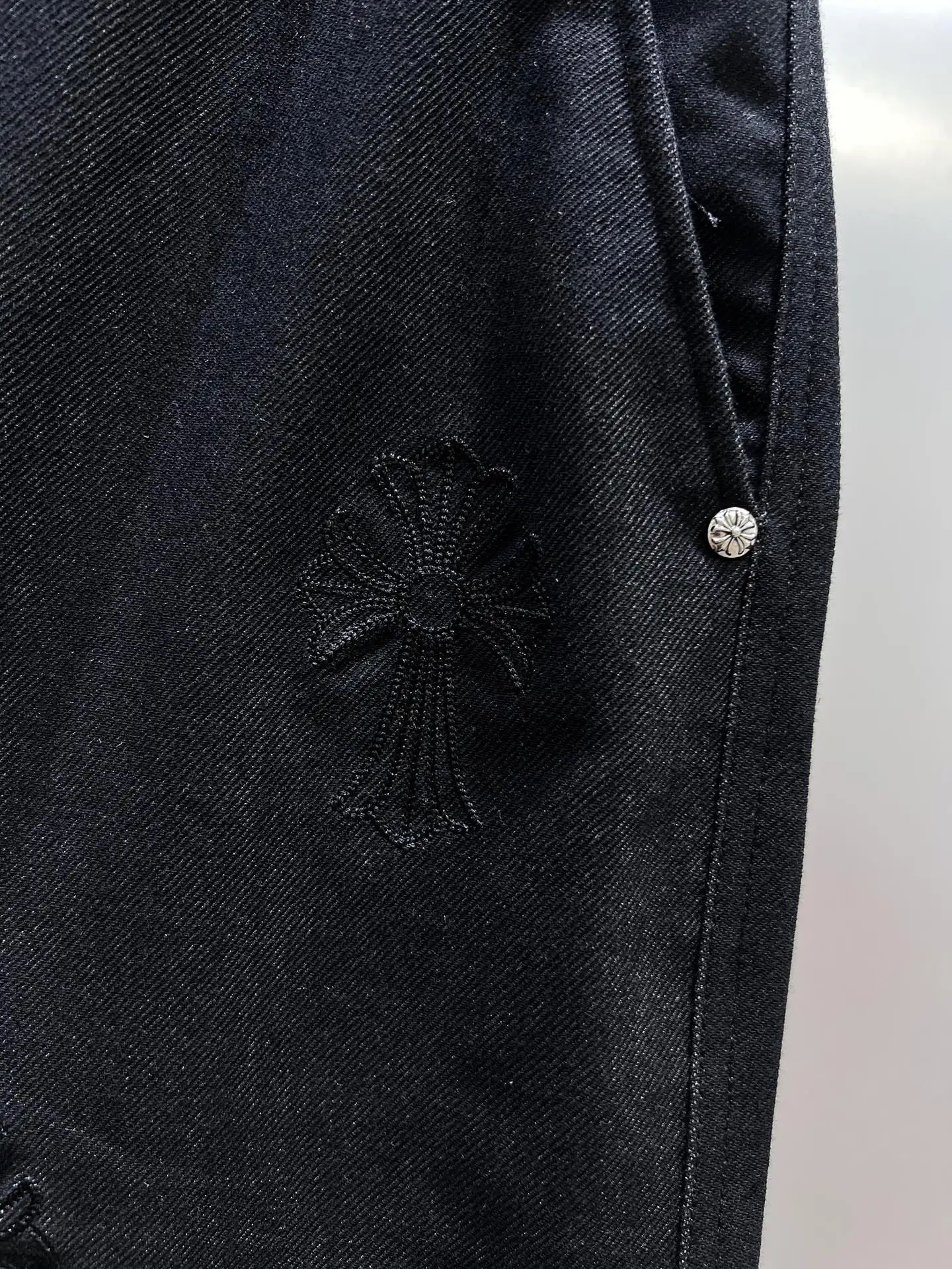 Embroidered Logo Denim Drawstring Shorts D21012409 — view 6