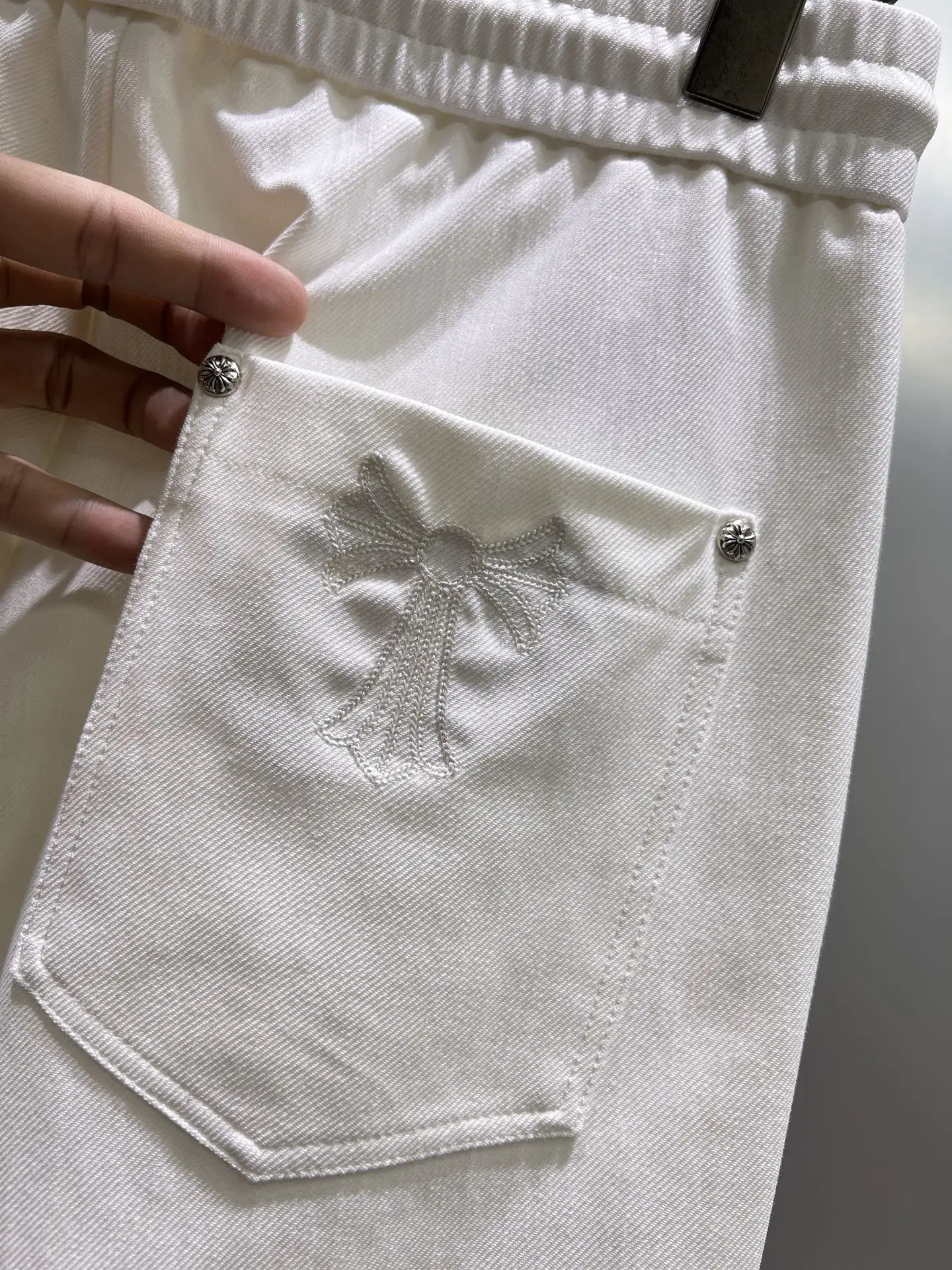 Embroidered Logo Denim Shorts D21012408 — view 8