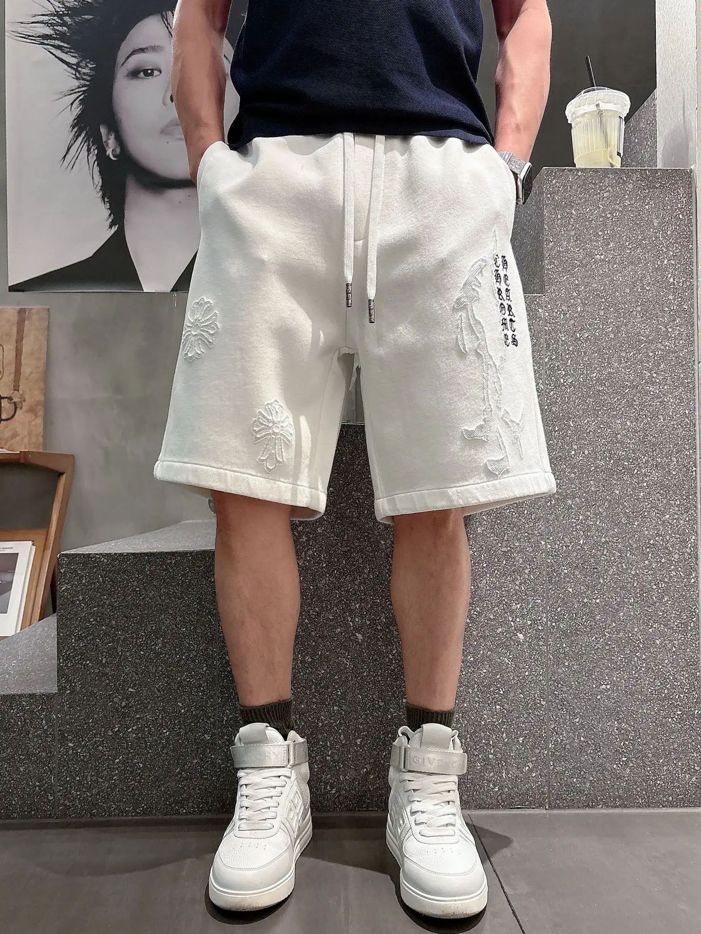Embroidered Logo Casual Shorts D18011434
