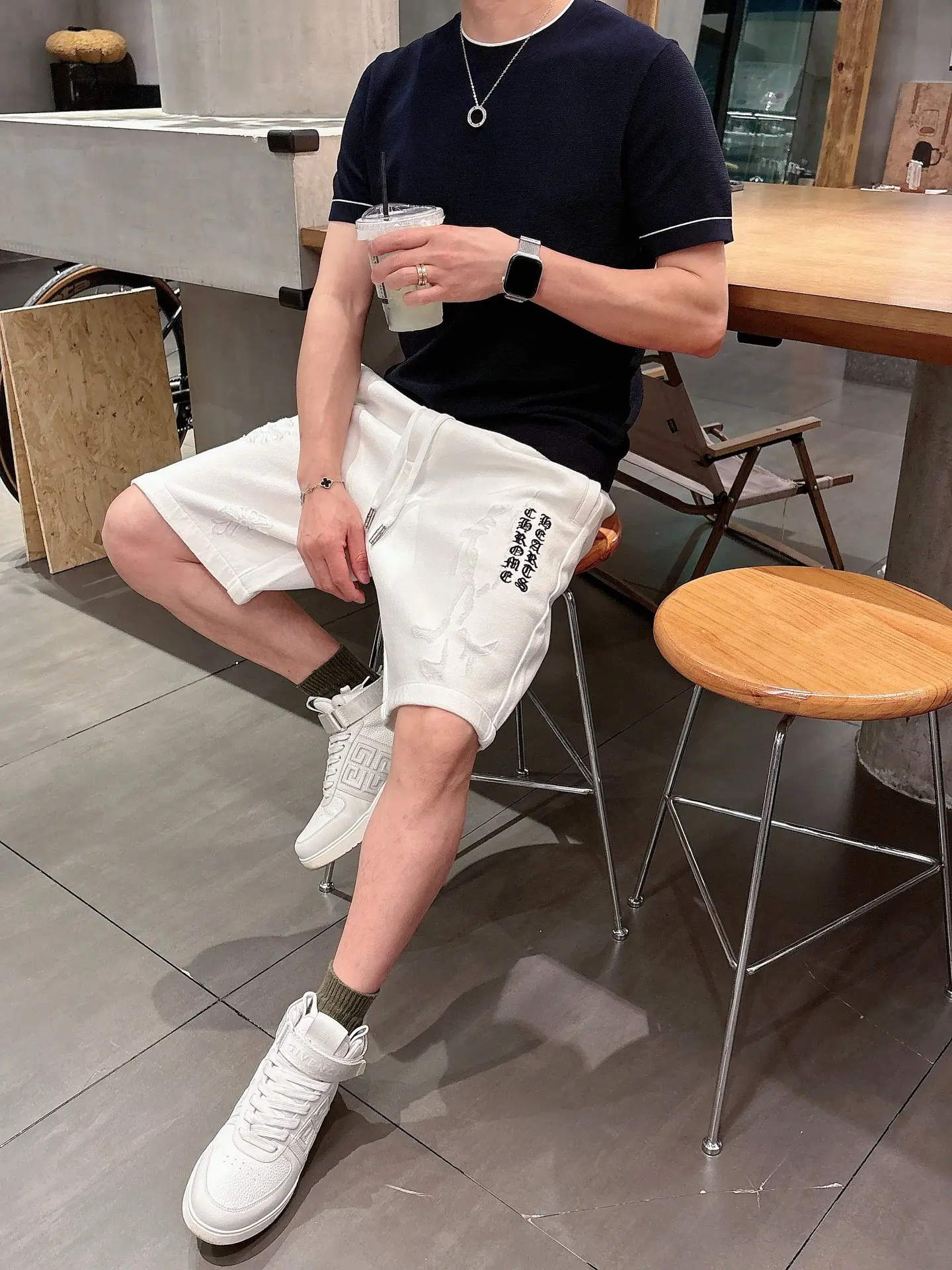 Embroidered Logo Casual Shorts D18011434 — view 5