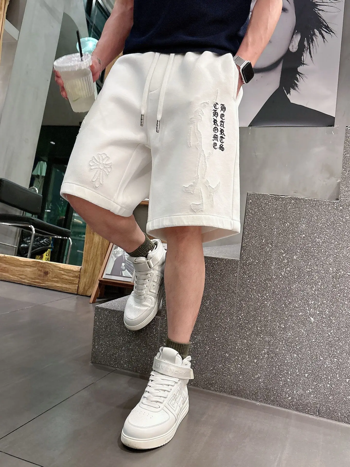 Embroidered Logo Casual Shorts D18011434 — view 7