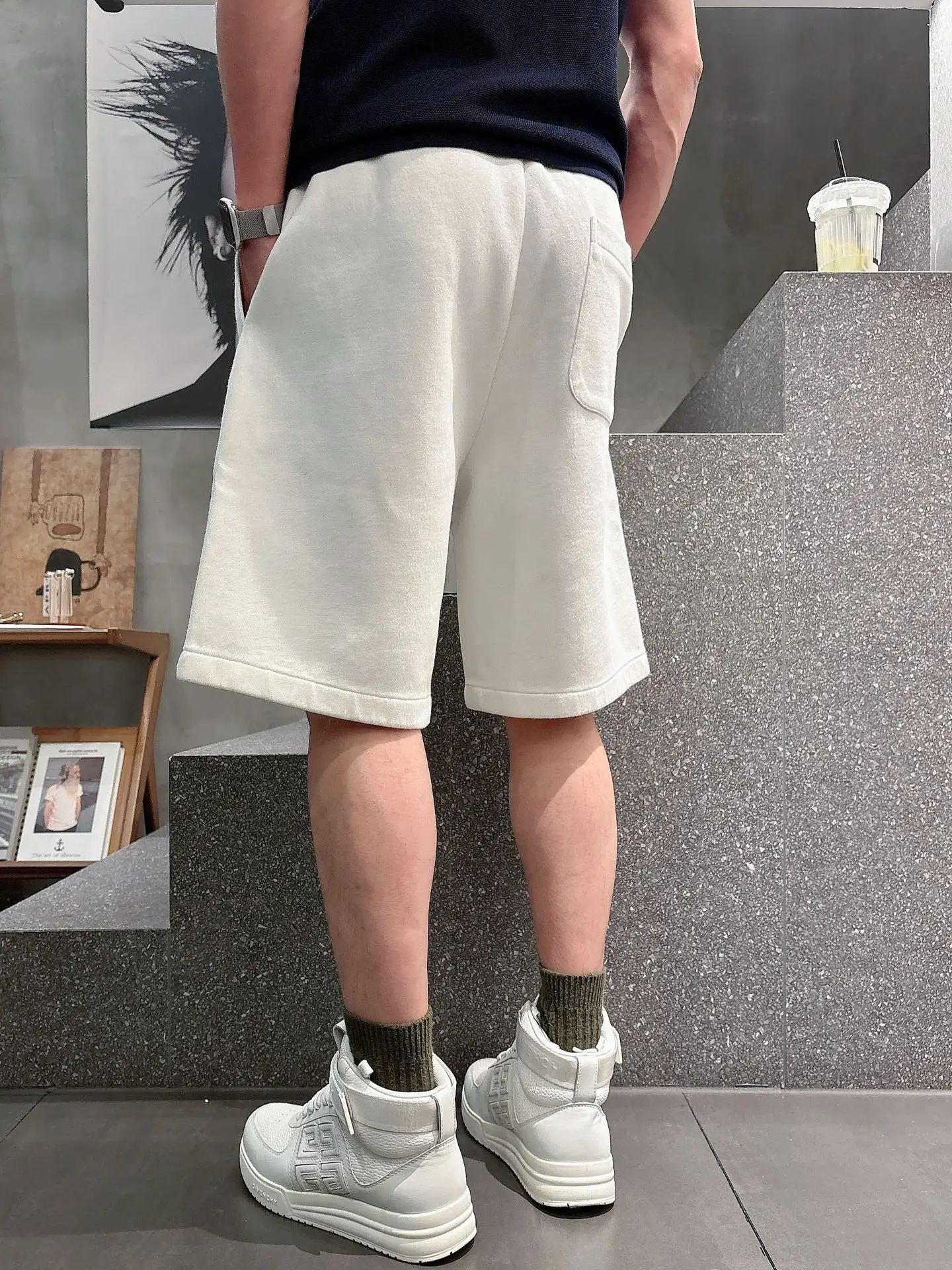 Embroidered Logo Casual Shorts D18011434 — view 8