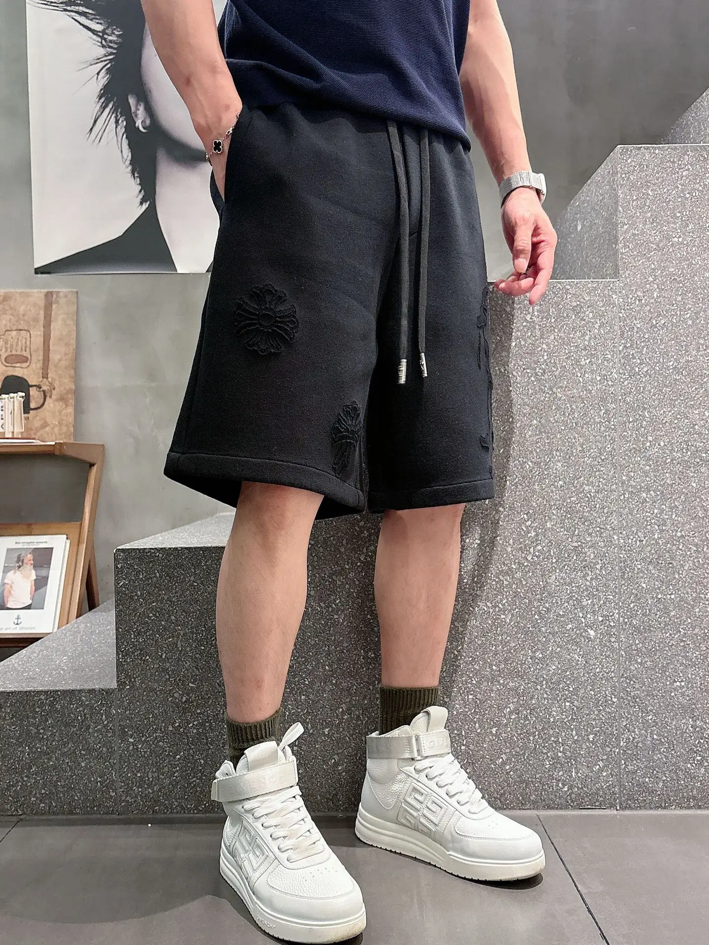 Logo-Embroidered Burnout Jersey Shorts D18011435 — view 2