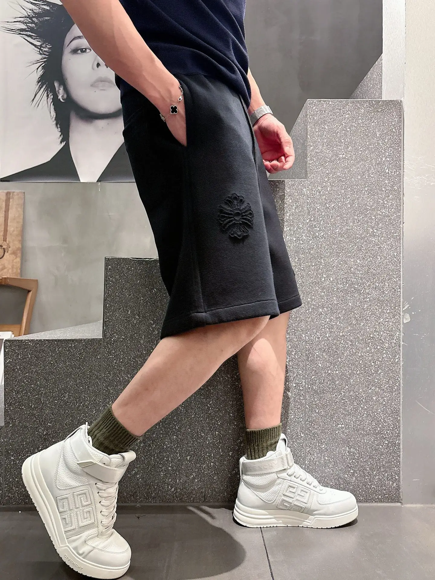 Logo-Embroidered Burnout Jersey Shorts D18011435 — view 6