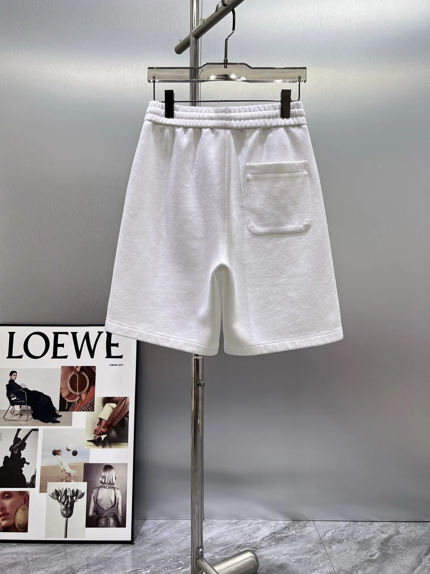 Embroidered Logo Drawstring Shorts D21012404 — view 2
