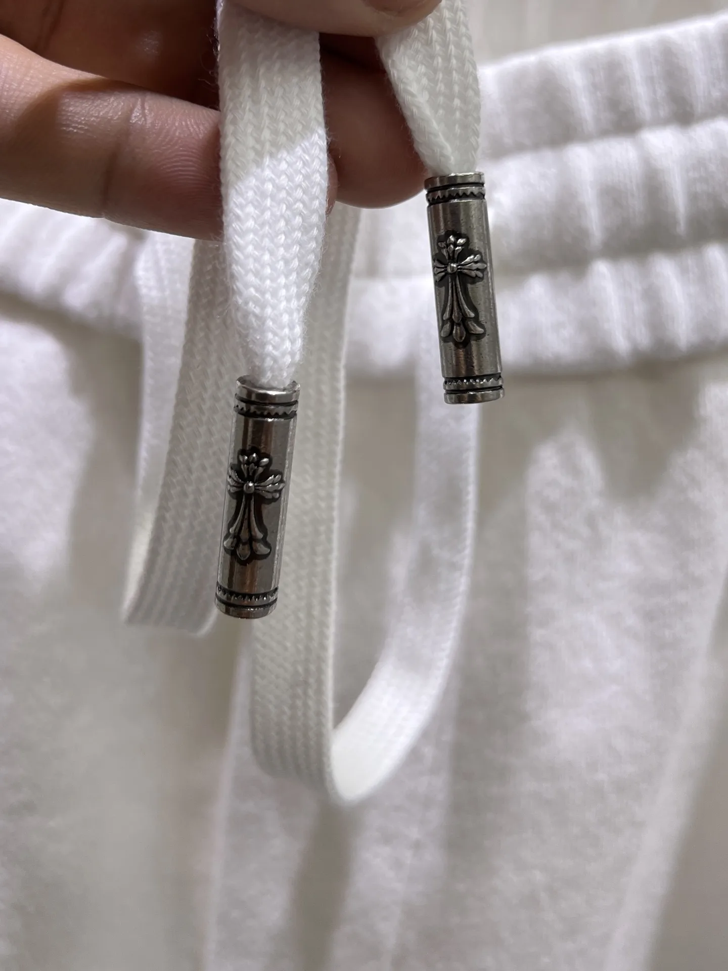Embroidered Logo Drawstring Shorts D21012404 — view 4