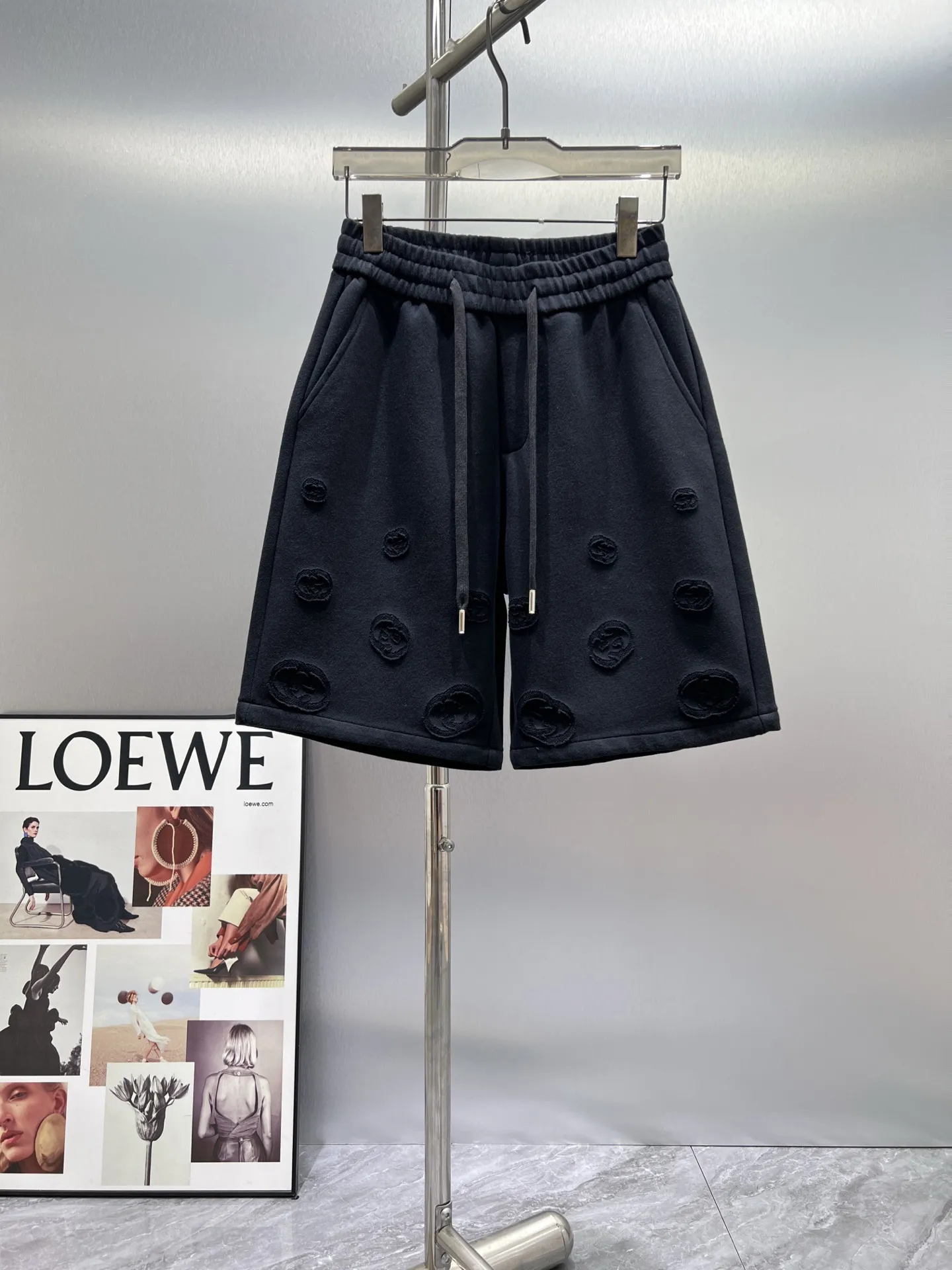 Laser-Cut Logo Drawstring Shorts D21012403