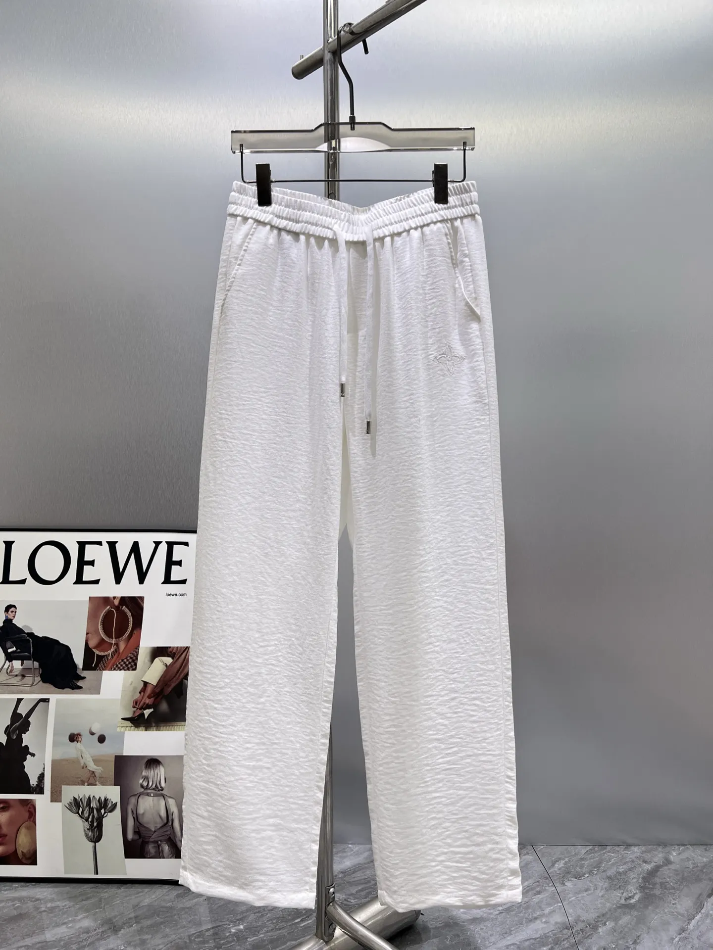 Embroidered Logo Straight-Leg Sweatpants D20511419