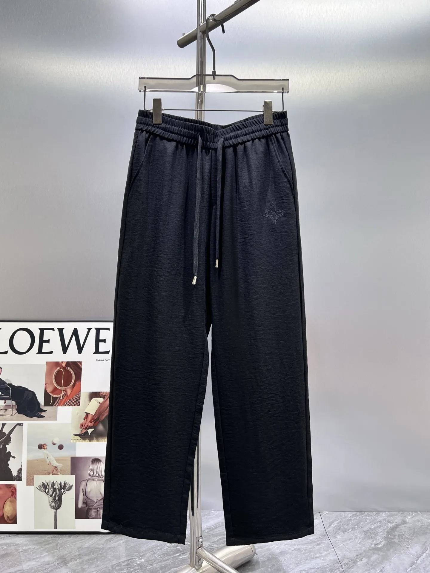 Embroidered Logo Drawstring Sweatpants D20511420