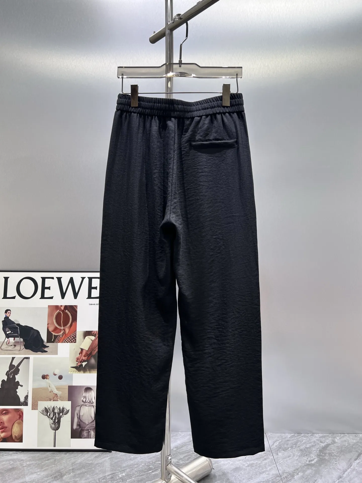 Embroidered Logo Drawstring Sweatpants D20511420 — view 2