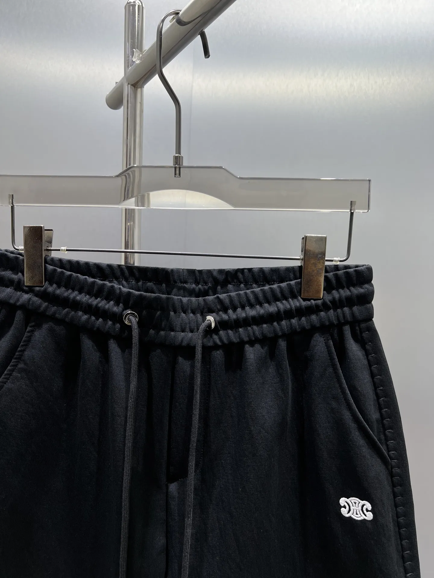 Embroidered Logo Drawstring Shorts D17011416 — view 3
