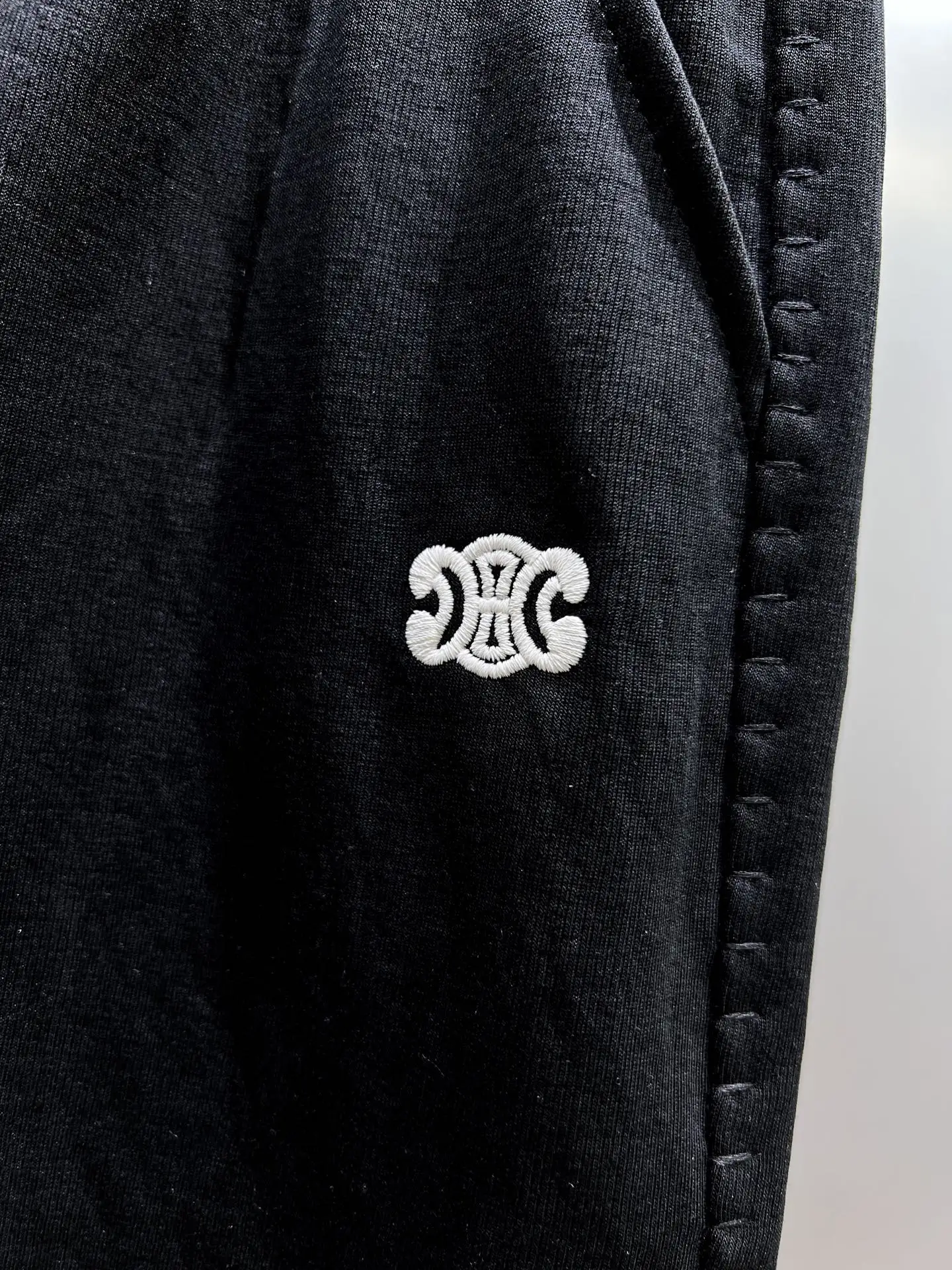 Embroidered Logo Drawstring Shorts D17011416 — view 5