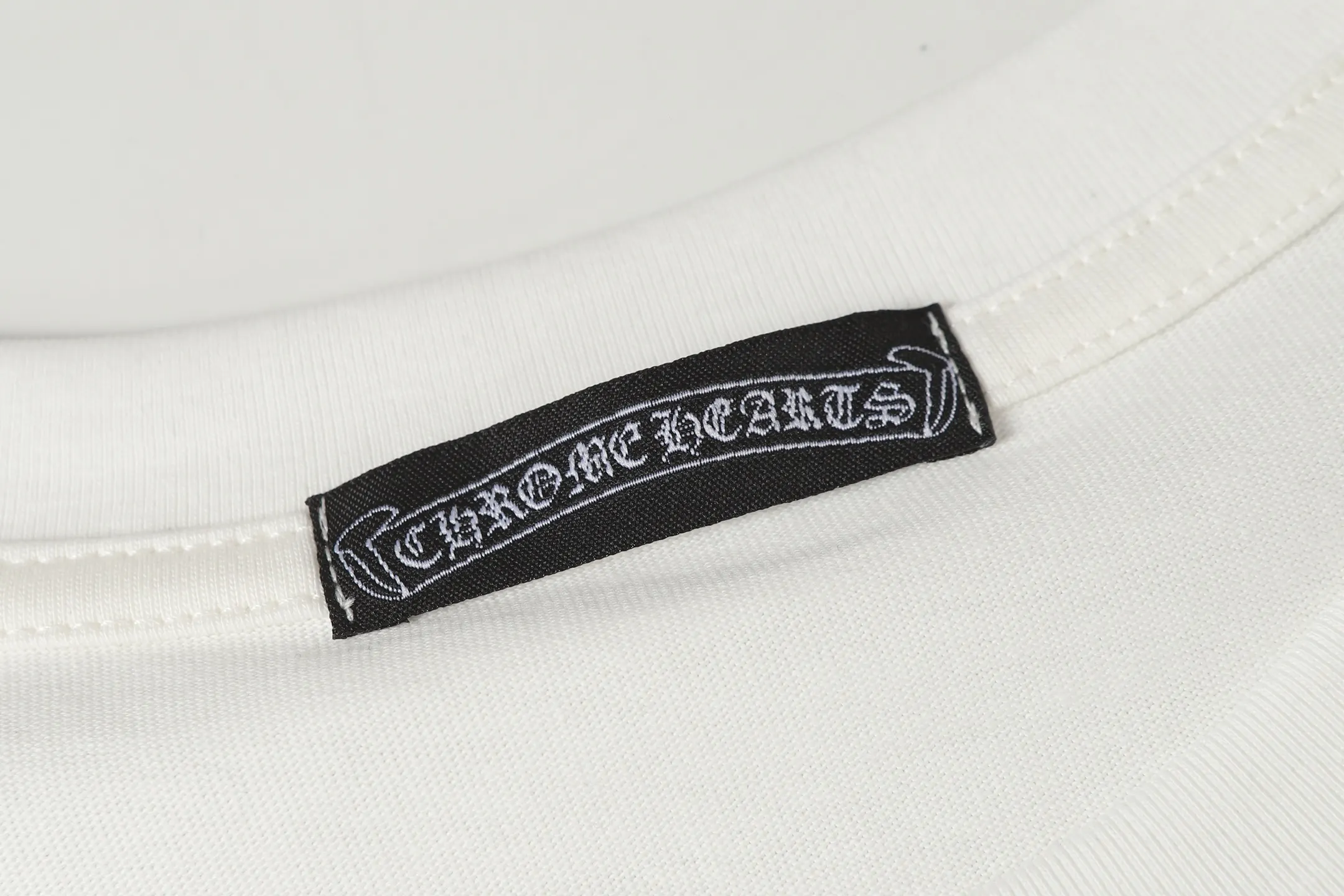 Cross Patch Embroidered Cotton T-Shirt D10513949 — view 5