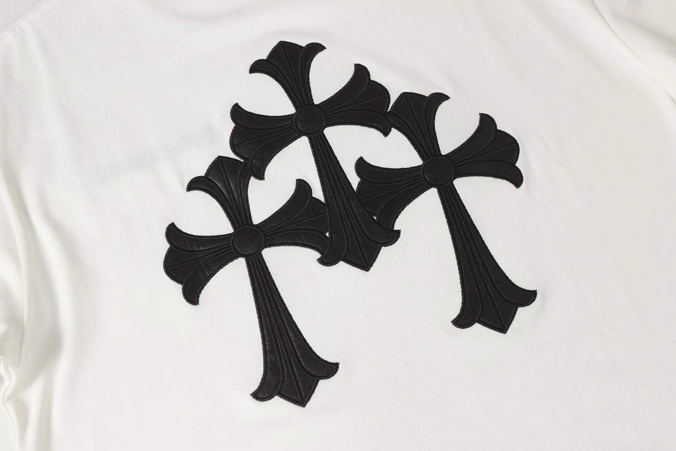 Cross Patch Embroidered Cotton T-Shirt D10513949 — view 8