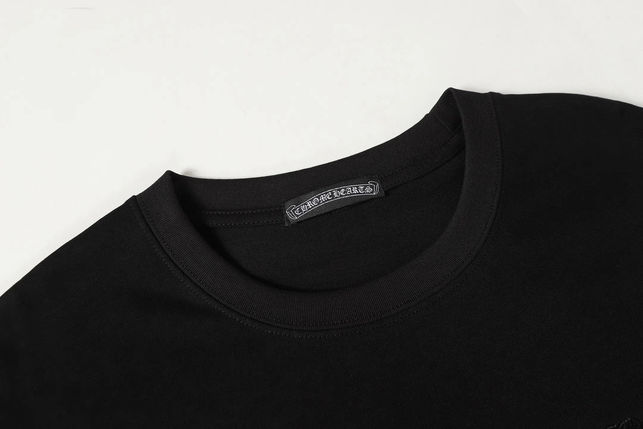Cross Patch Embroidered Heavyweight T-Shirt D10513948 — view 4