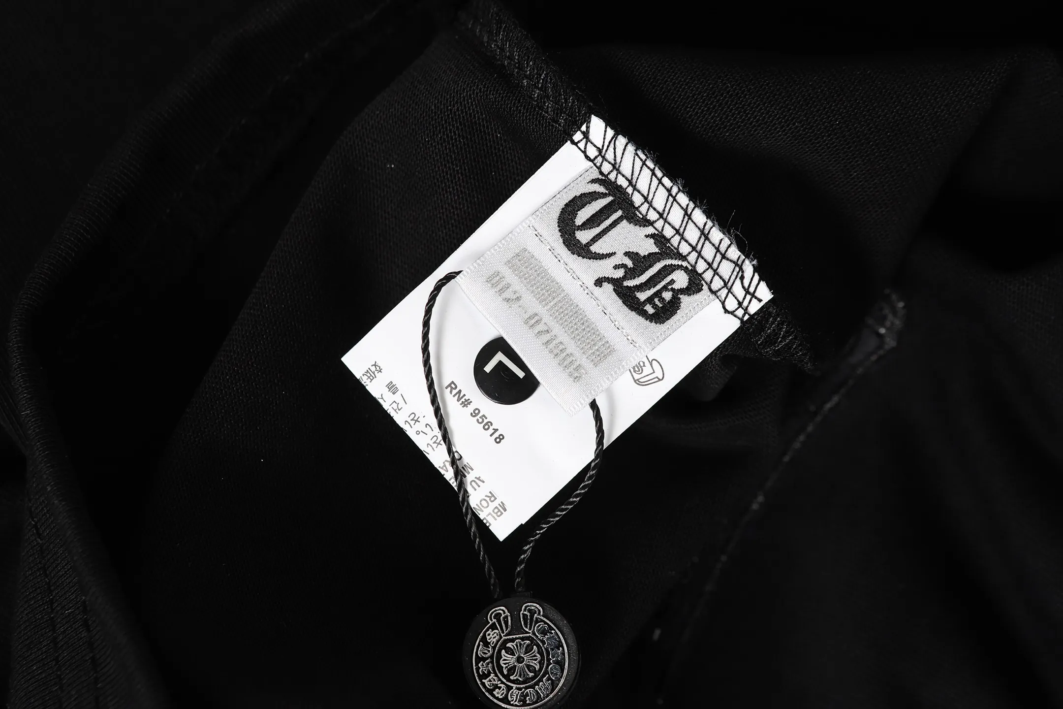 Cross Patch Embroidered Heavyweight T-Shirt D10513948 — view 13