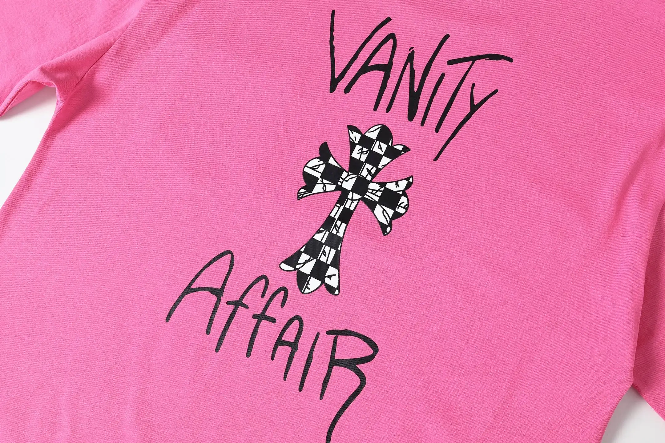 Vanity Affair Cross Print Pocket T-Shirt D9513969 — view 9