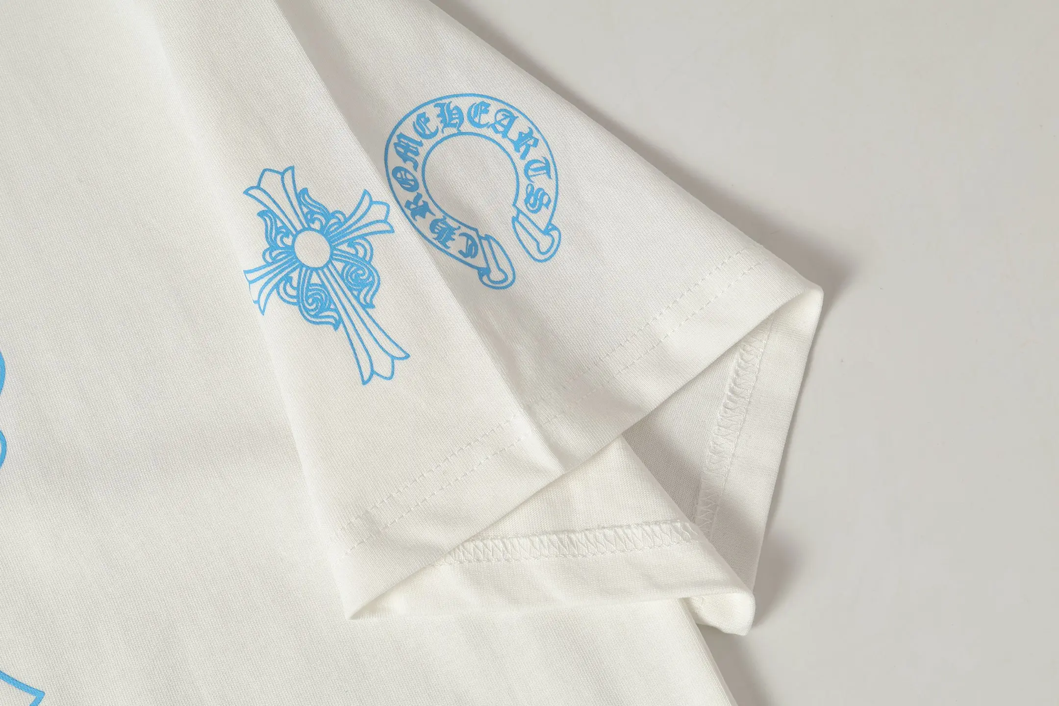 Cross Print Cotton Pocket T-Shirt D9513962 — view 8