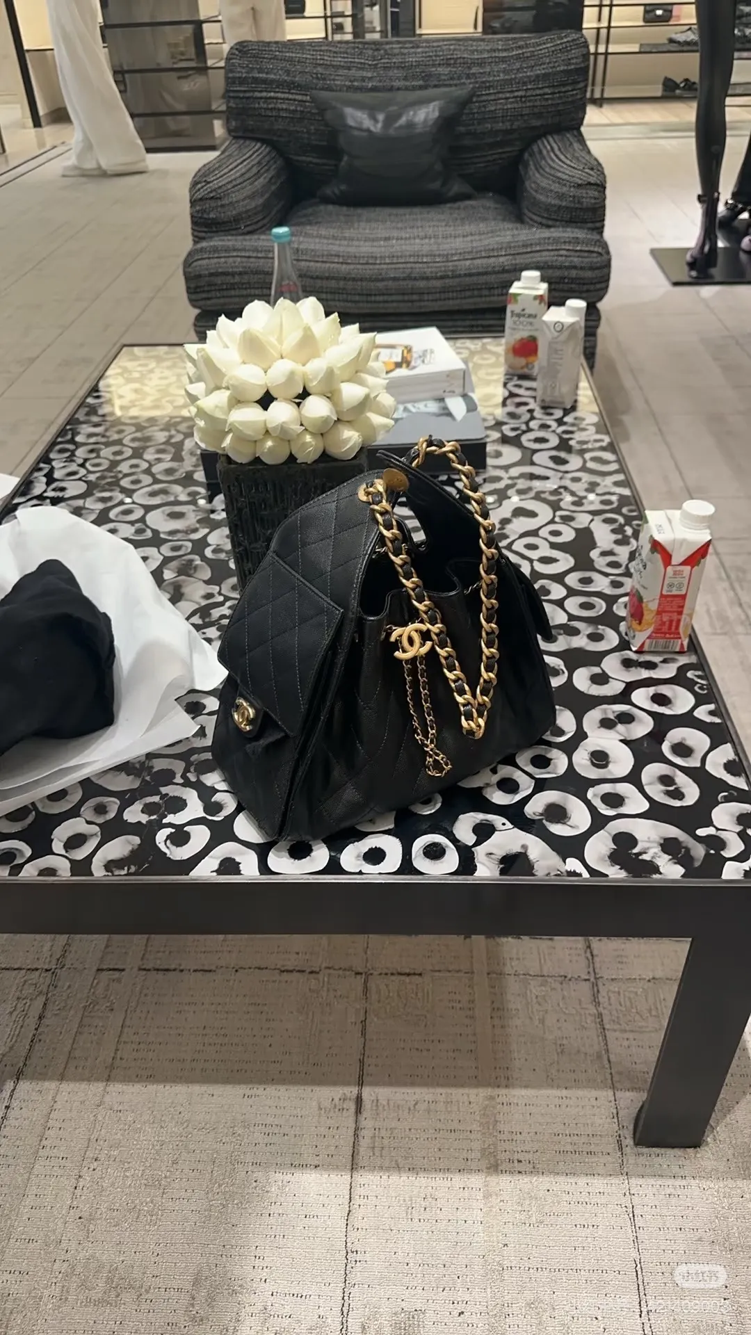 Chanel 25C Hobo Bucket Bag D41018499 — view 4