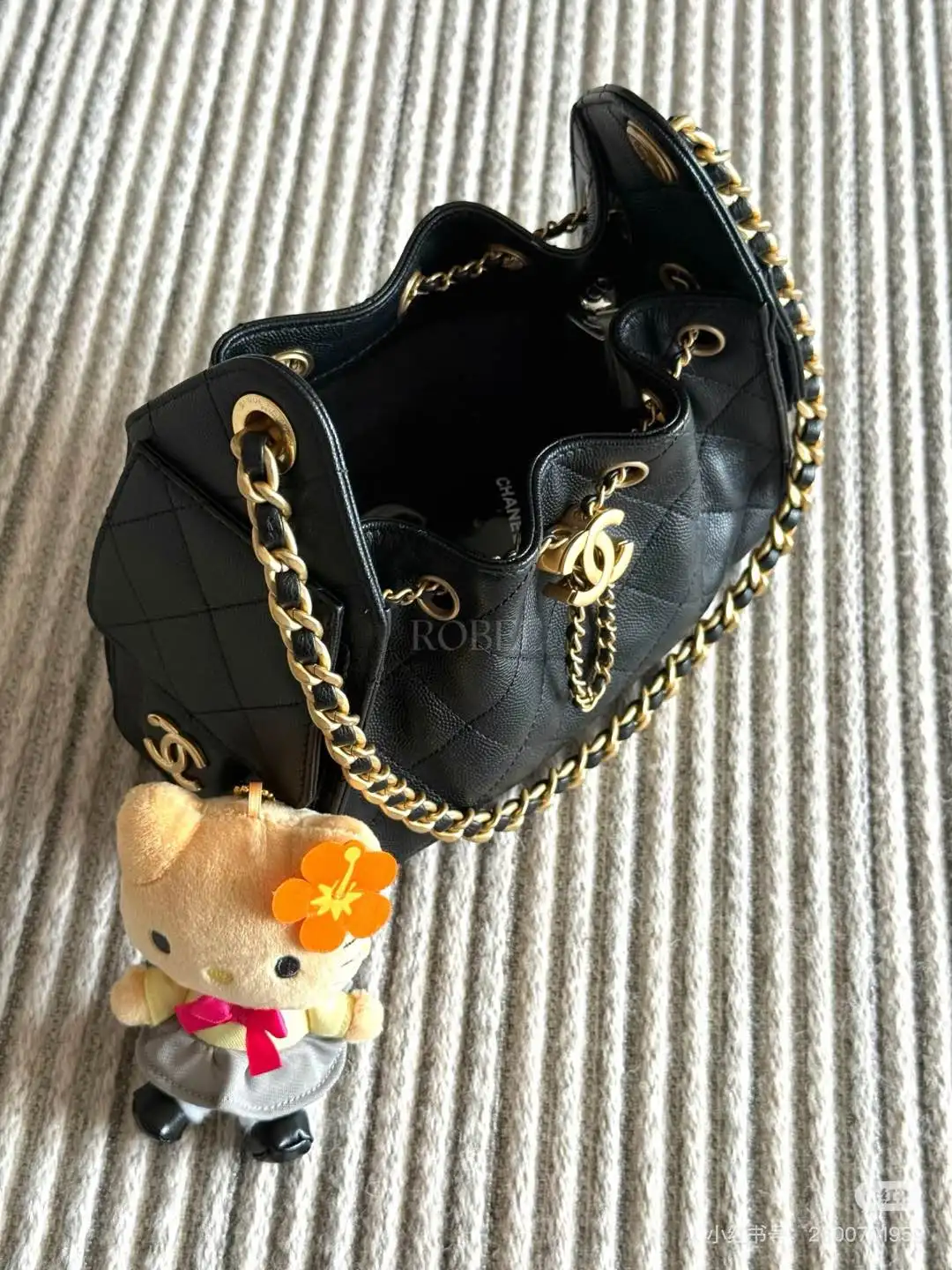 Chanel 25C Hobo Bucket Bag D41018499 — view 5