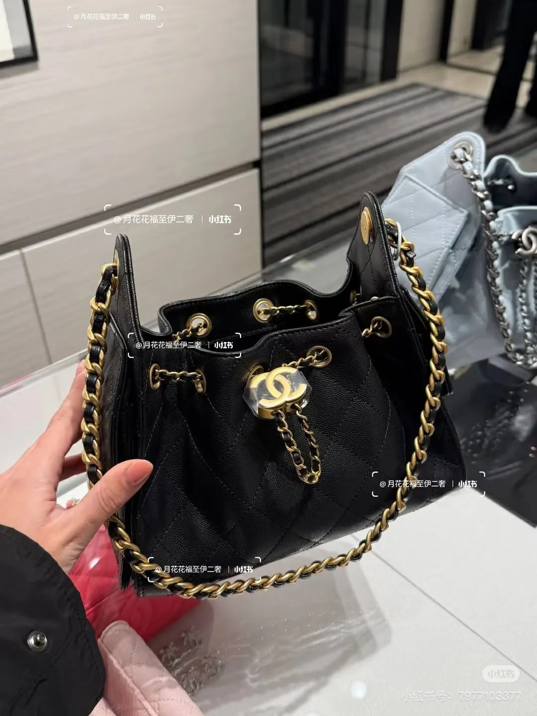 Chanel 25C Hobo Bucket Bag D41018499 — view 6
