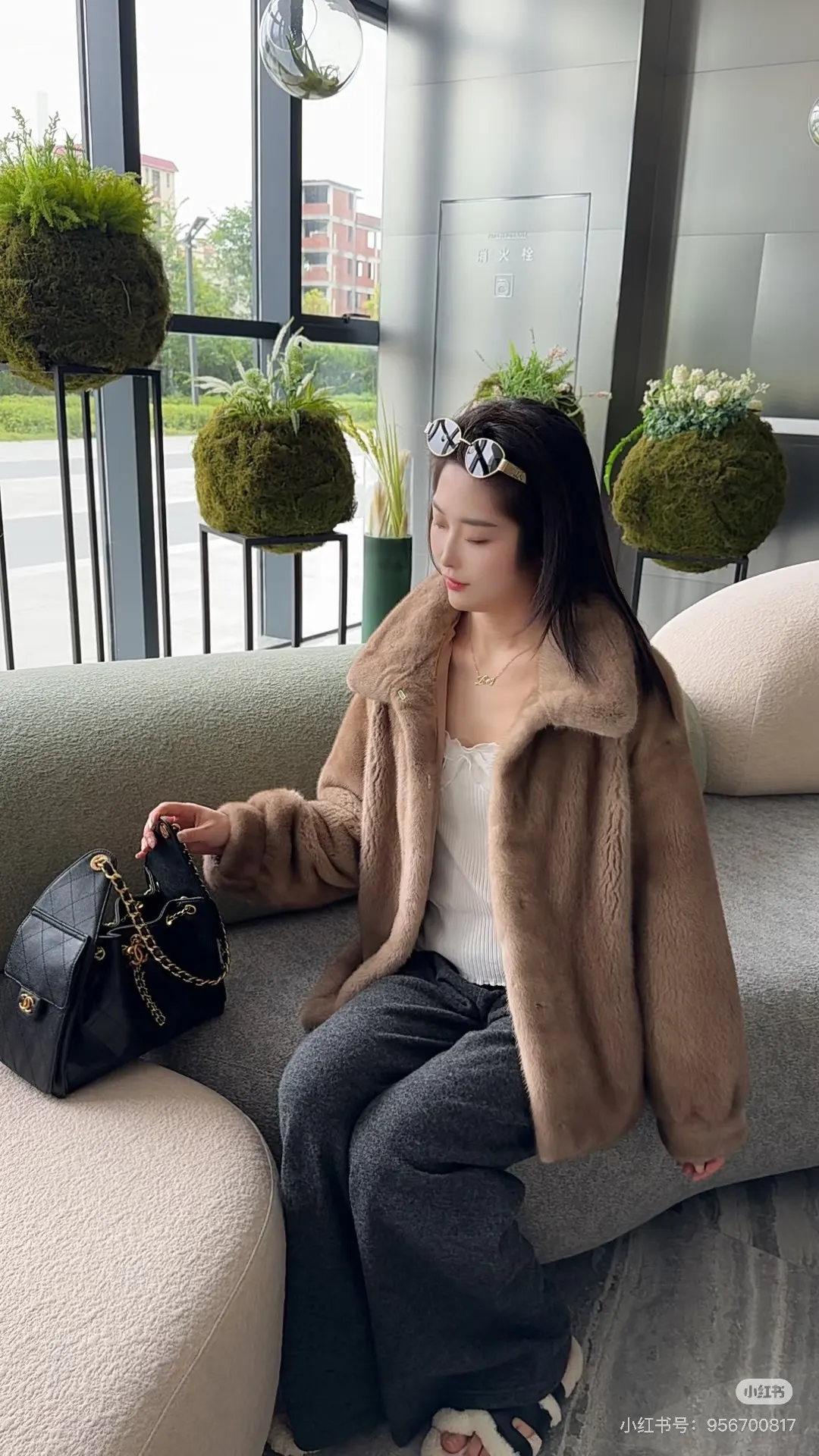 Chanel 25C Hobo Bucket Bag D41018499 — view 7