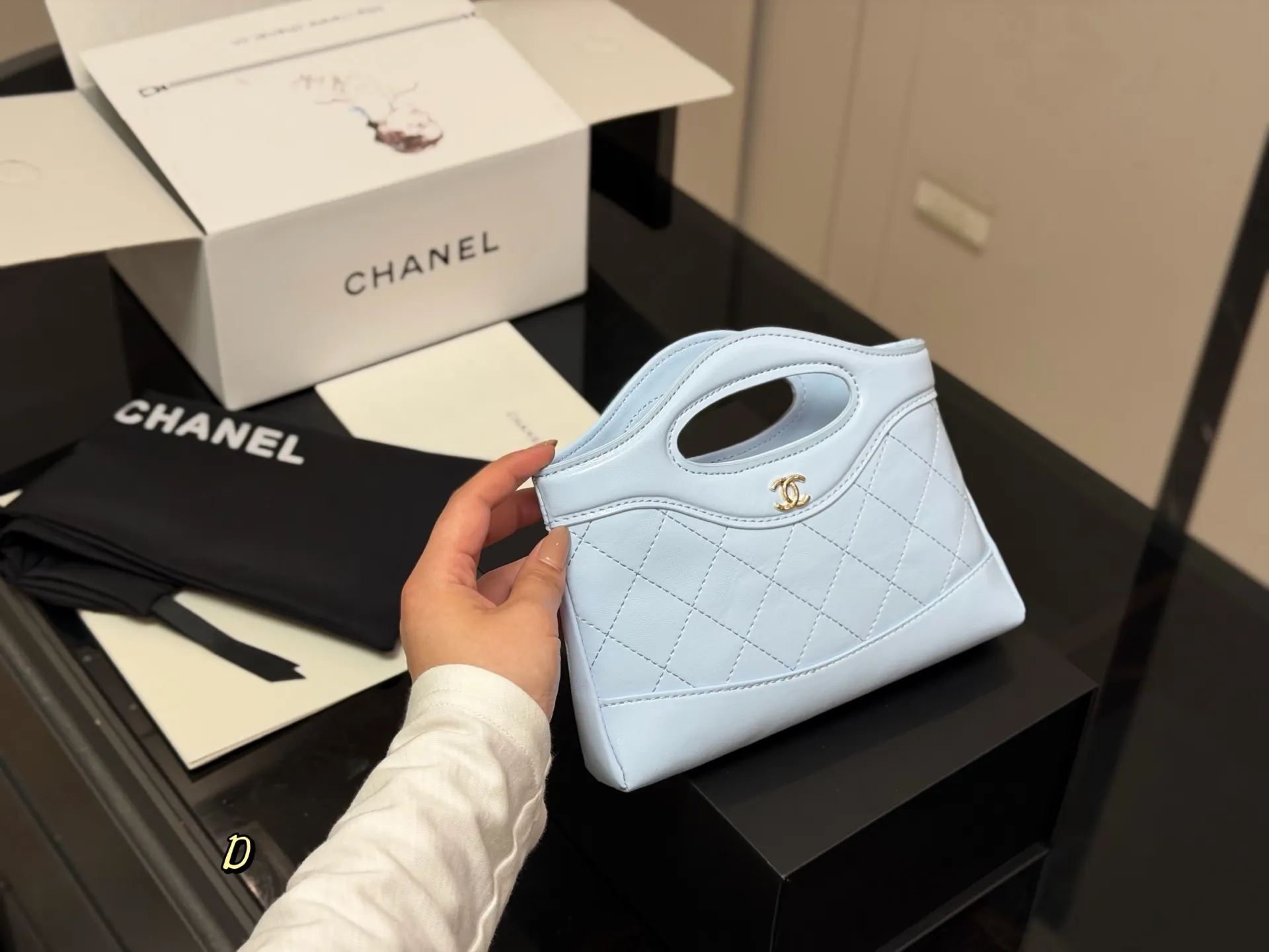 Chanel 31 Mini Top-Handle Bag D26017947