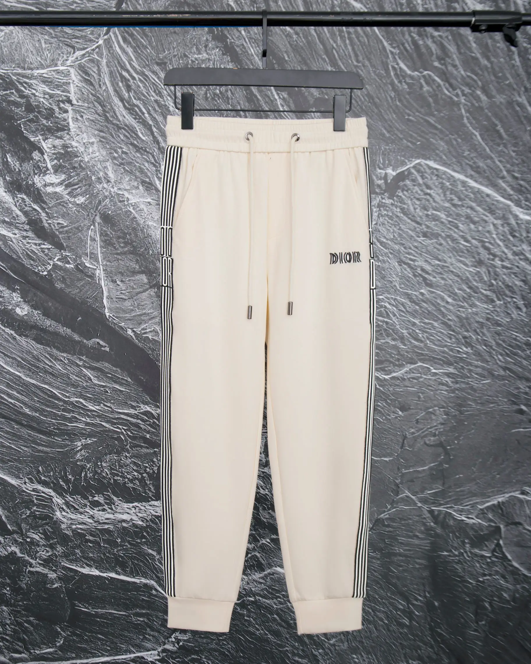 Logo-Embroidered Taped Sweatpants D19513333